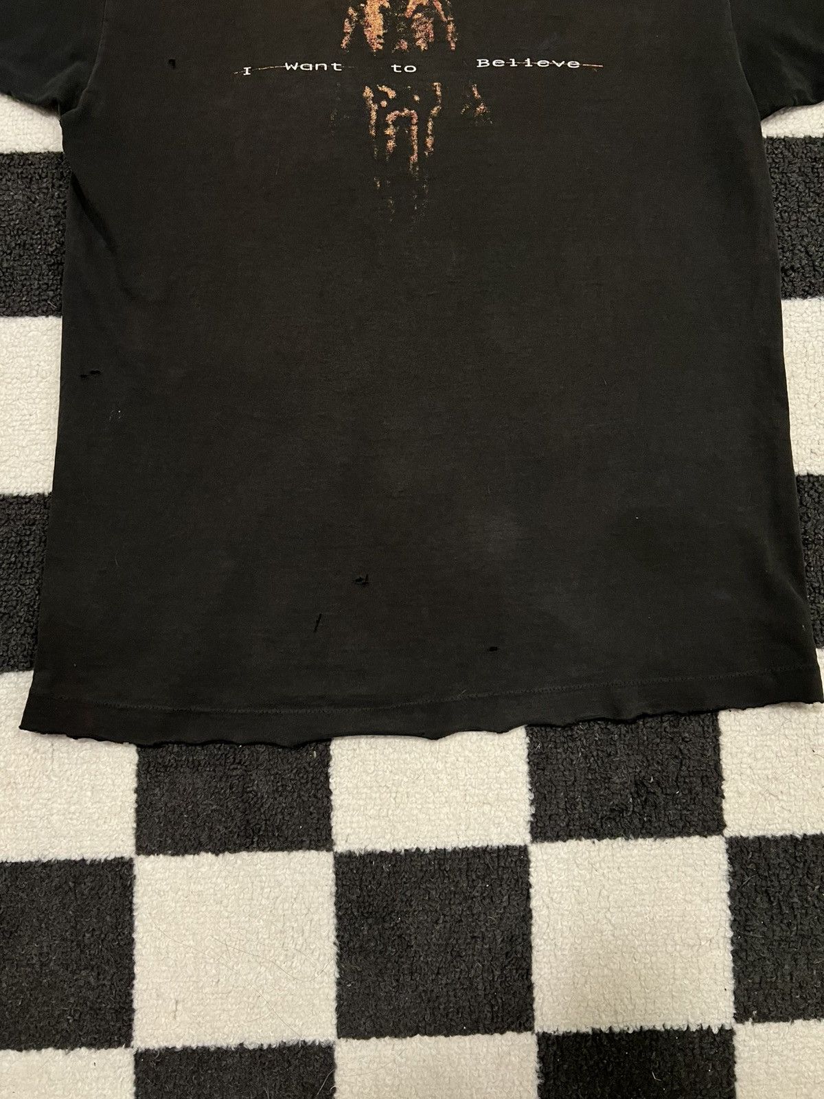 Vintage Vintage 1995 X Files Thrashed Tee Size US L / EU 52-54 / 3 - 8 Thumbnail
