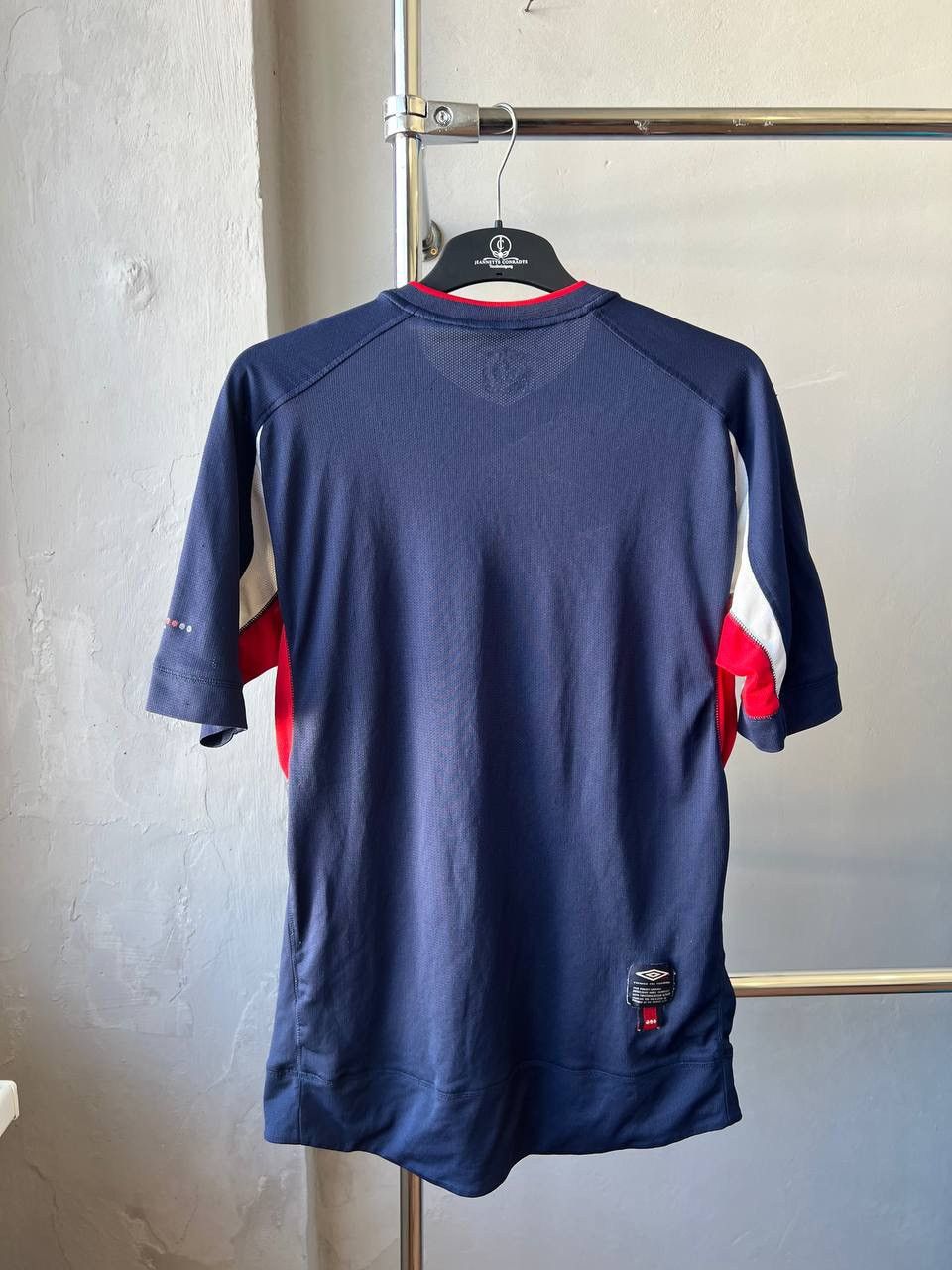 Umbro 2005/06 ENGLAND TEAM TRAINING SOCCER JERSEY FOOTBALL SHIRT L Size US L / EU 52-54 / 3 - 14 Thumbnail