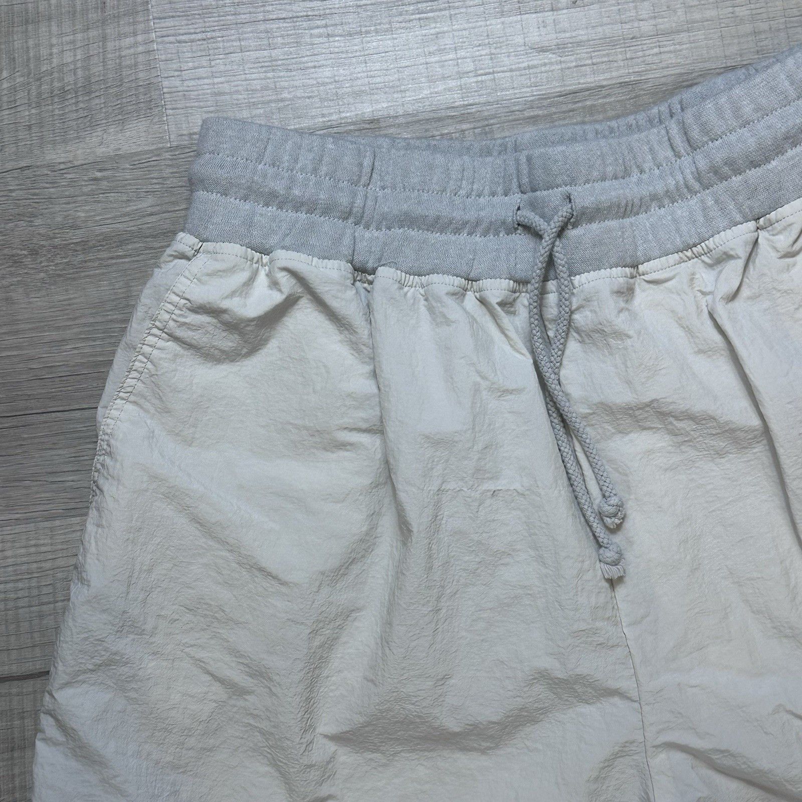 Fabletics Fabletics Womens Jemma Shorts XL Soft Gray Lined Elastic Size 28" / US 6 / IT 42 - 5 Thumbnail