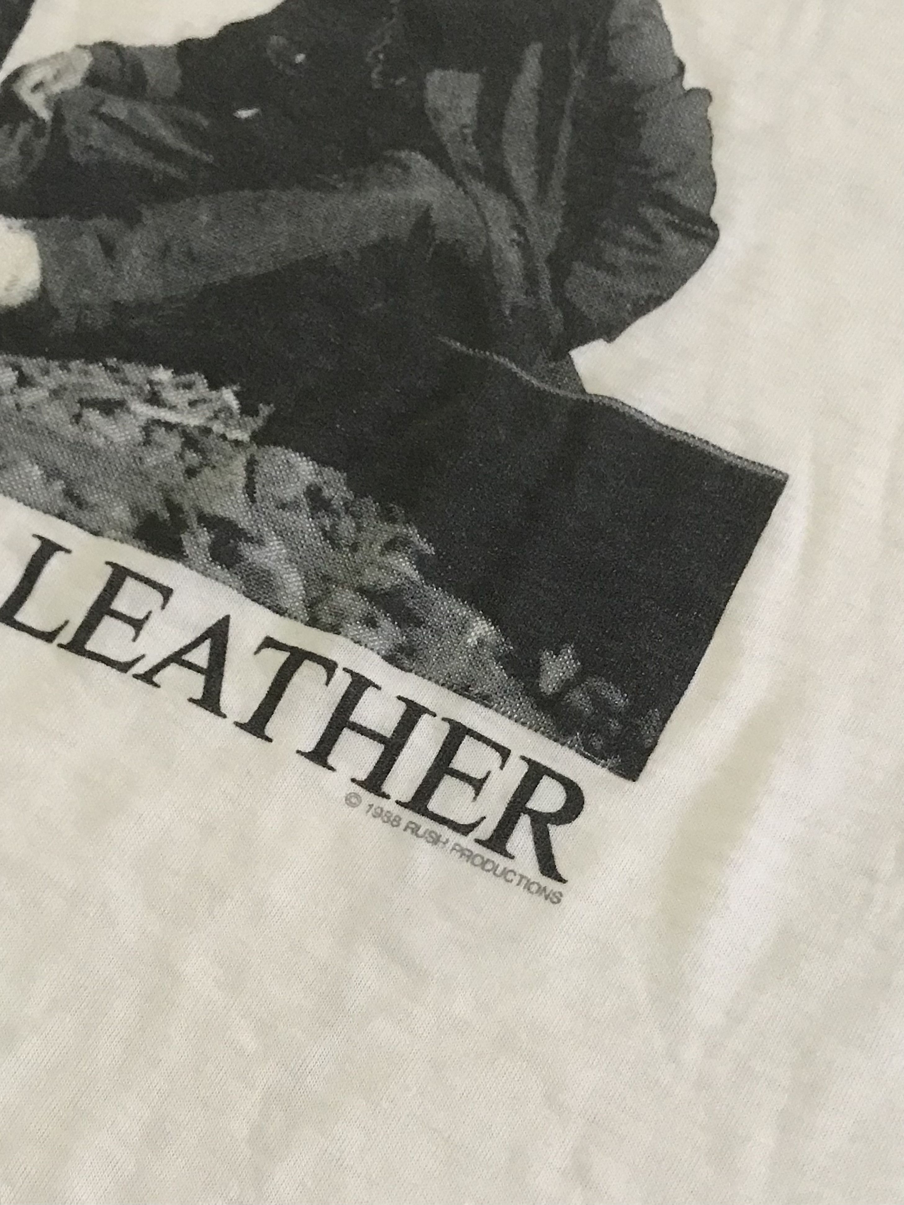 RUN DMC × Rap Tees × Vintage 💯 TRUE Vintage 80’sRUN DMC Tougher than Leather Size US M / EU 48-50 / 2 - 3 Thumbnail