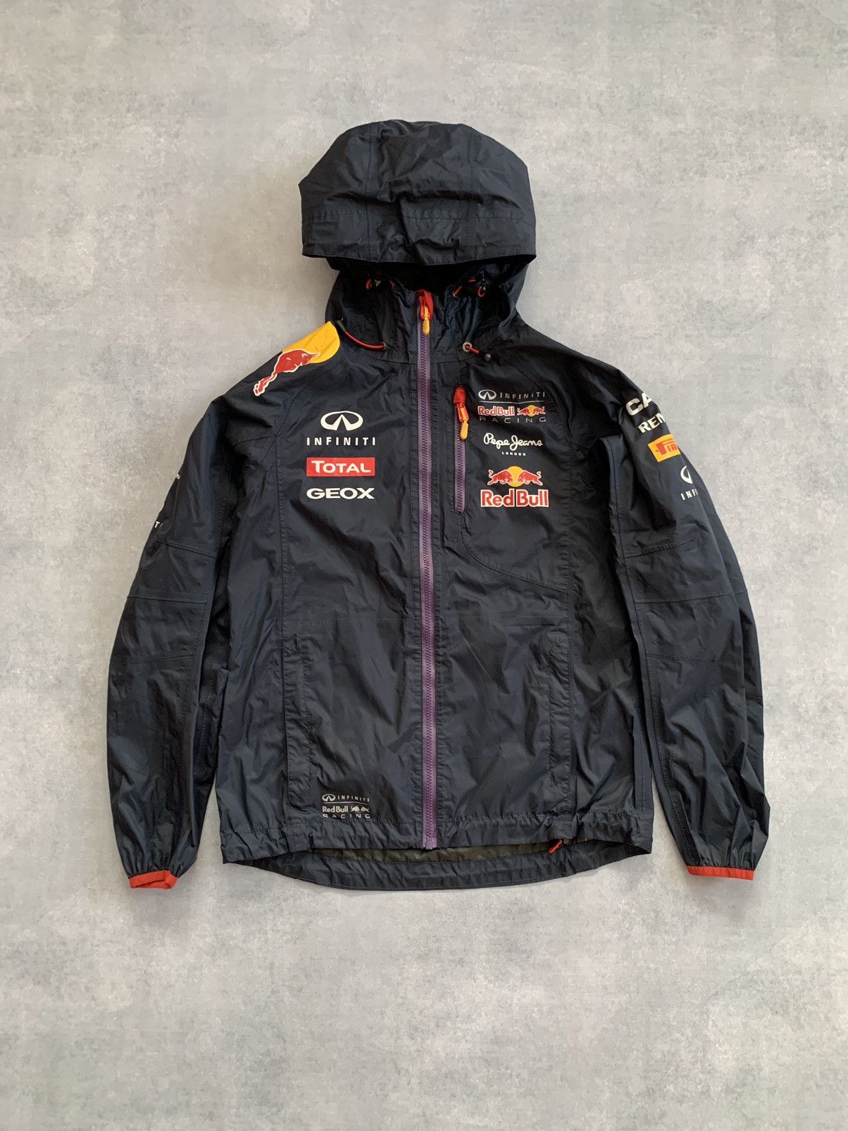 RED BULL/INFINITI F1 RACING TEAM RAIN JACKET PEPE JEANS