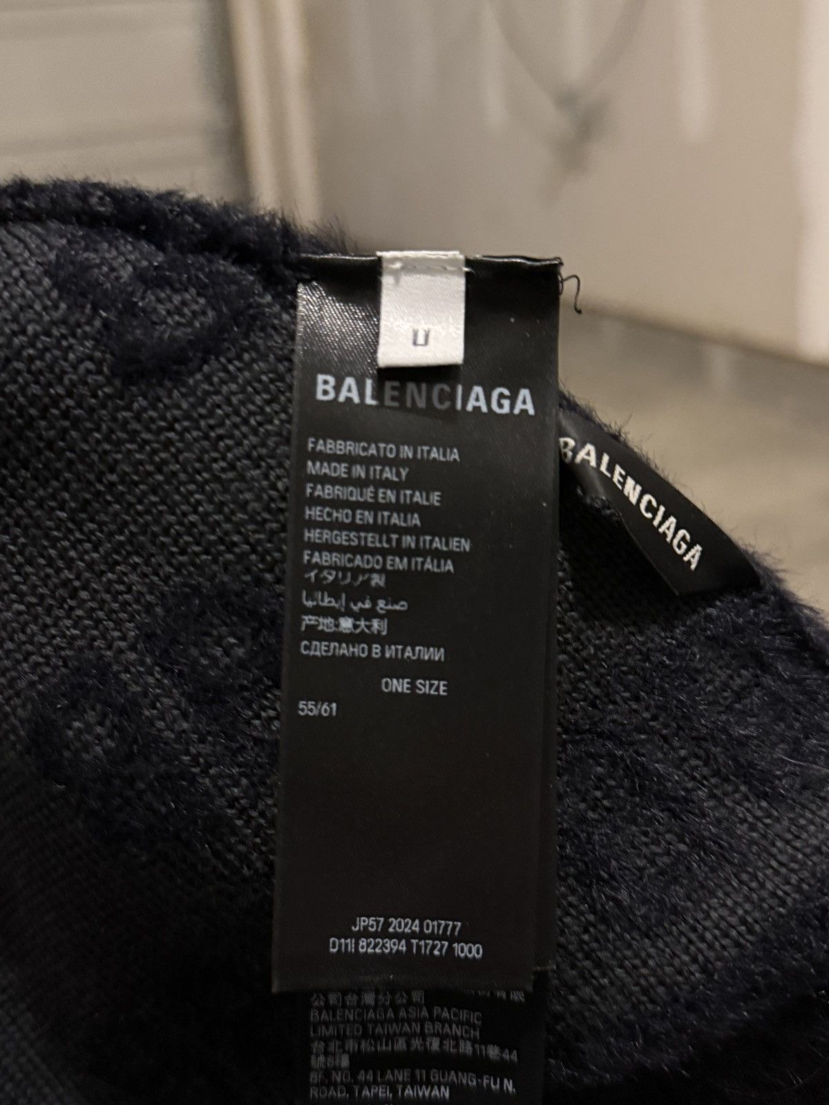 Balenciaga Balenciaga Furry Beanie Size ONE SIZE - 3 Thumbnail