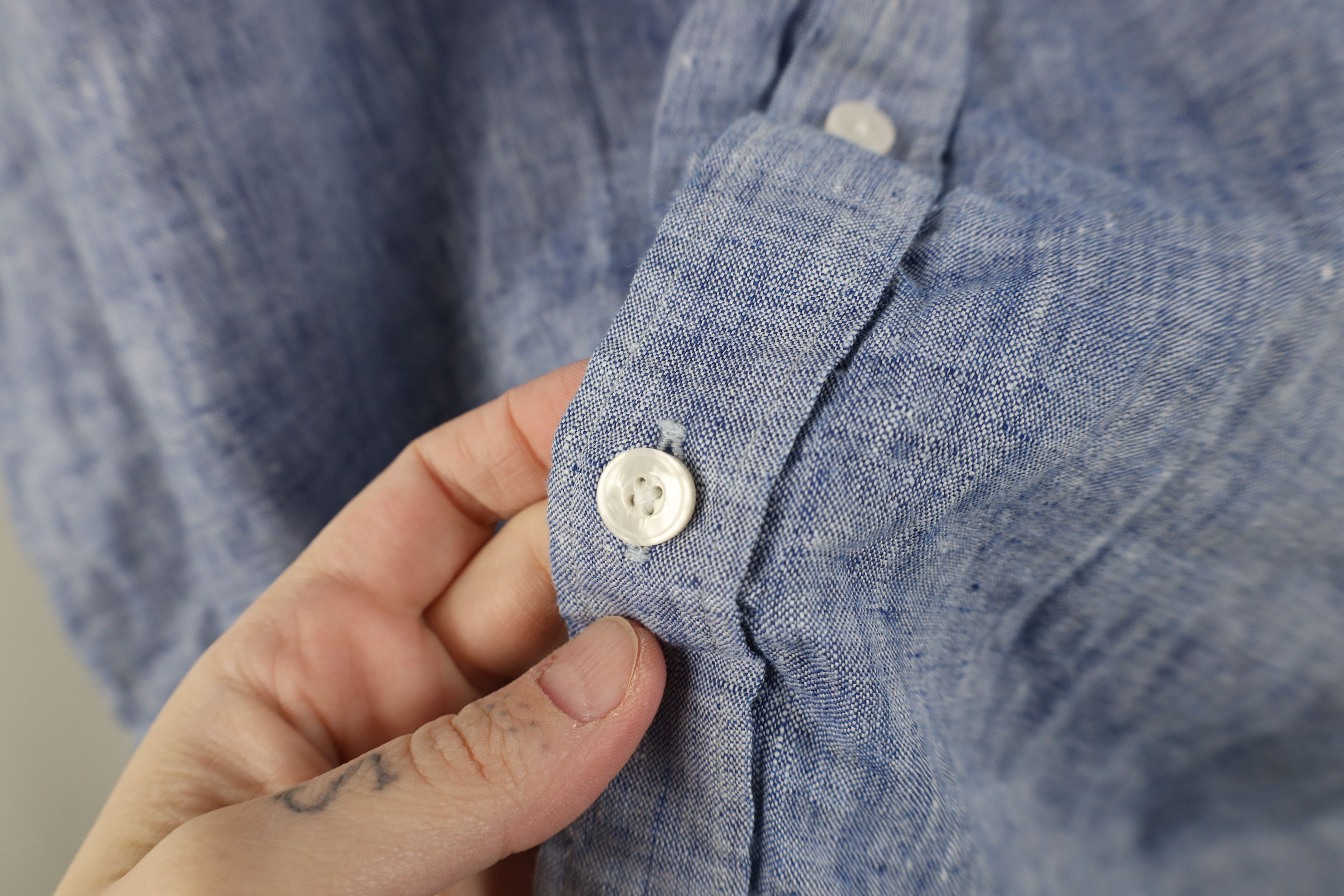 UNTUCKit Untuckit Chambray Linen Short Sleeve Collared Button Shirt Size US XL / EU 56 / 4 - 7 Thumbnail