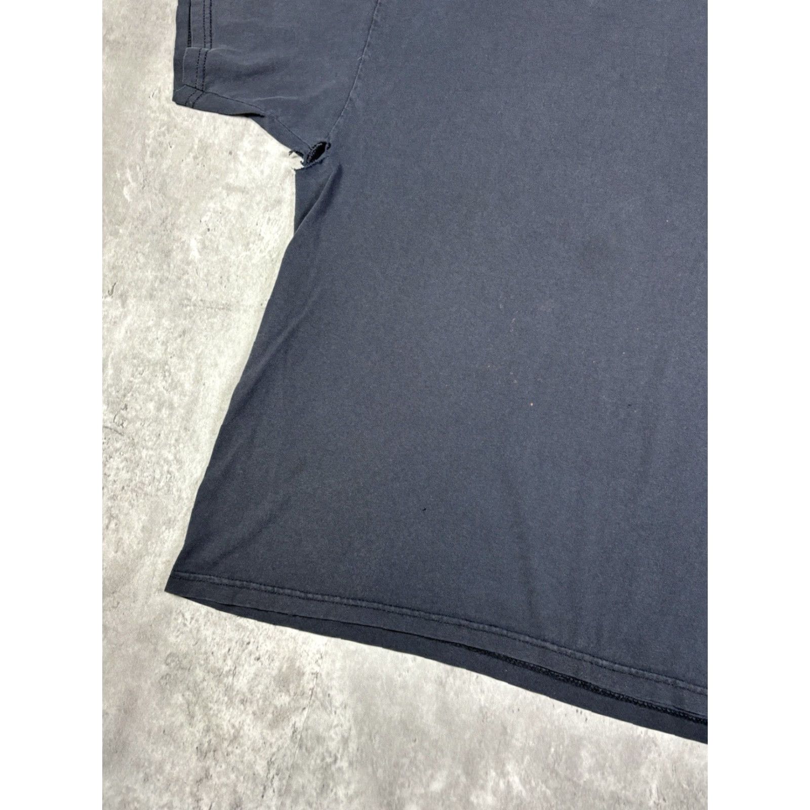 Liquid Blue VINTAGE Liquid Blue T-Shirt Grunge Xl Blue Crew Neck Short Sleeve Men Regular Cotton Knit Size US XL / EU 56 / 4 - 7 Thumbnail