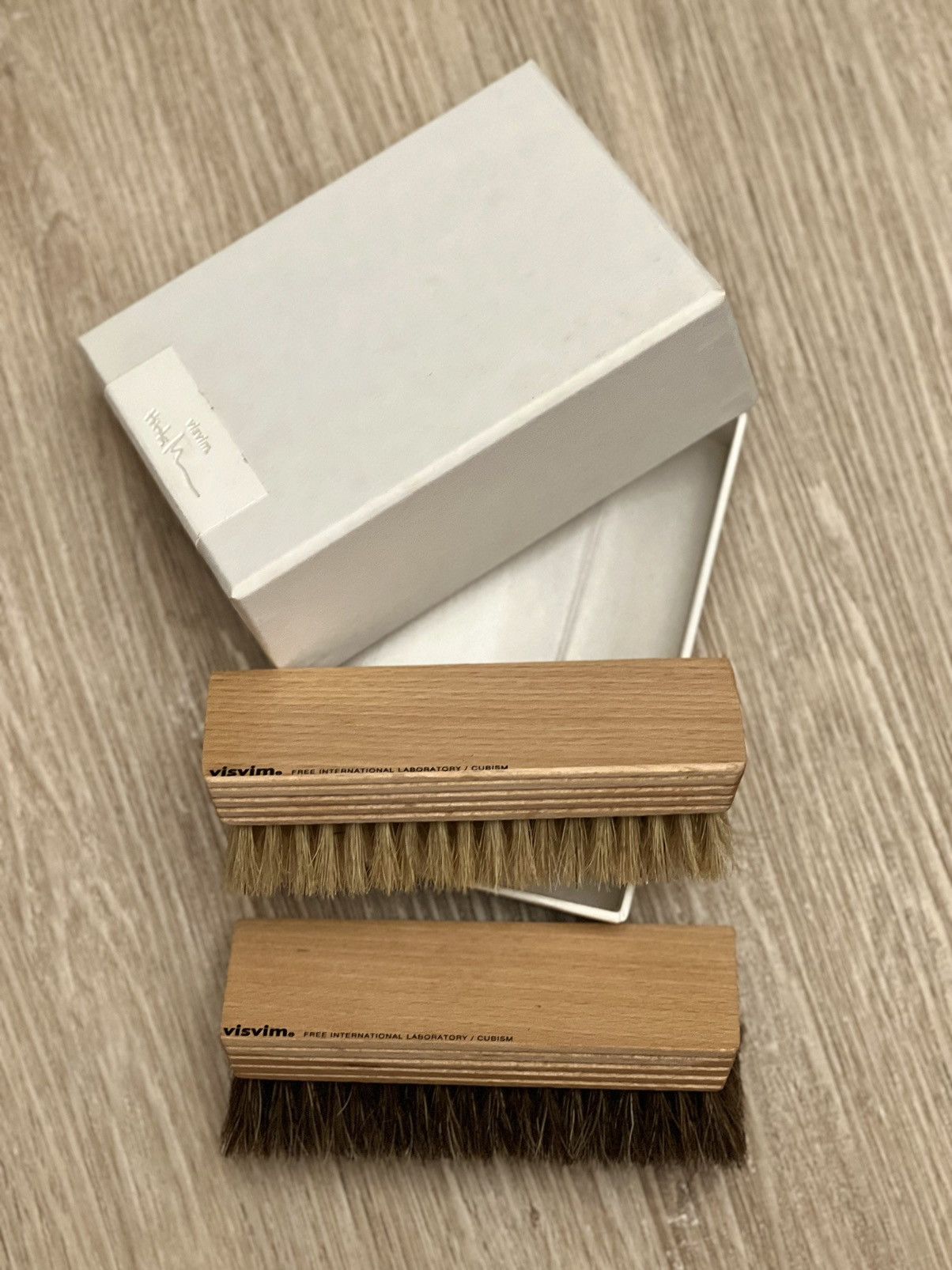 SHOE BRUSH