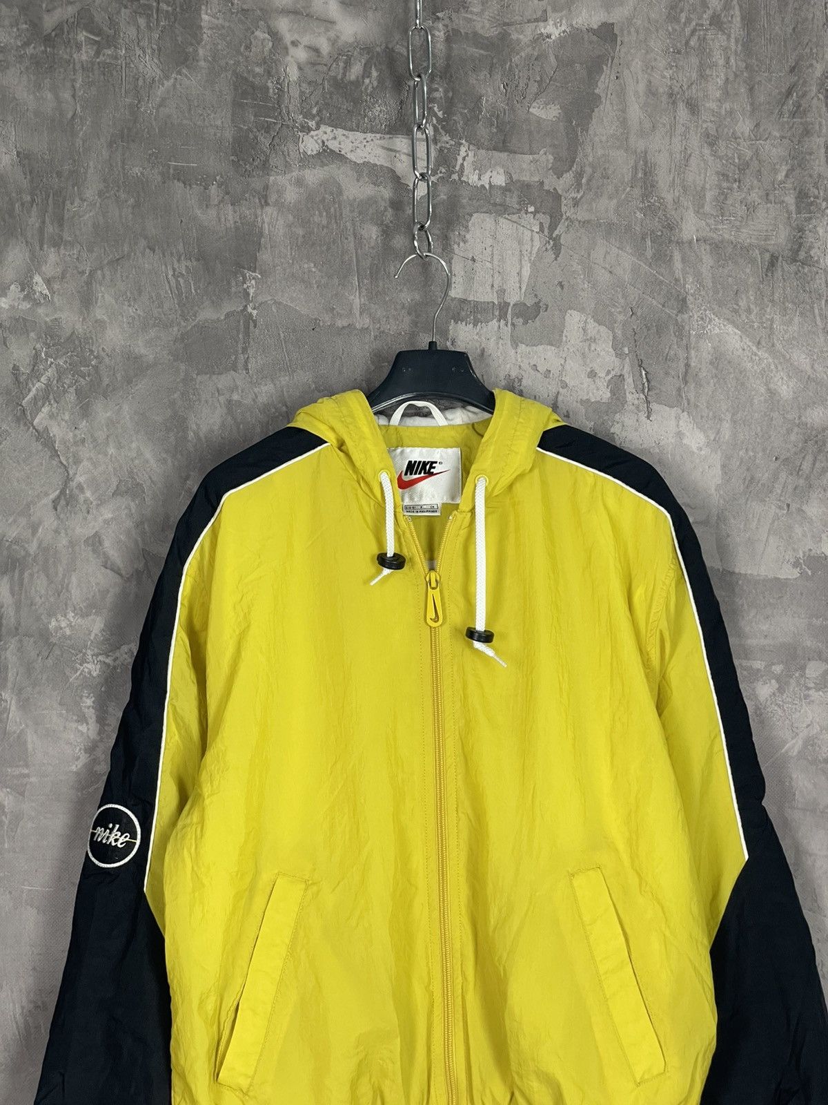 Nike Vintage Nylon Track Jacket Windbreaker Big Nike Logo