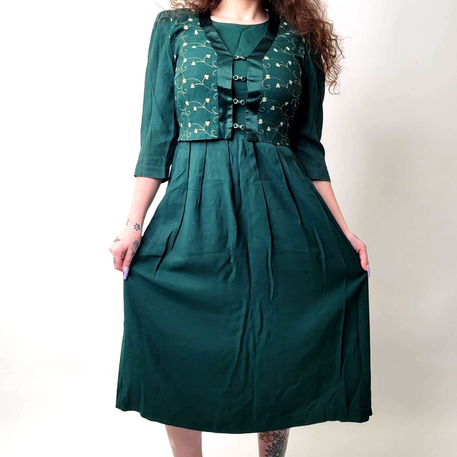 Vintage Vintage German Cottagecore Embroidered Emerald Plaid Dress Size M / US 6-8 / IT 42-44 - 4 Thumbnail