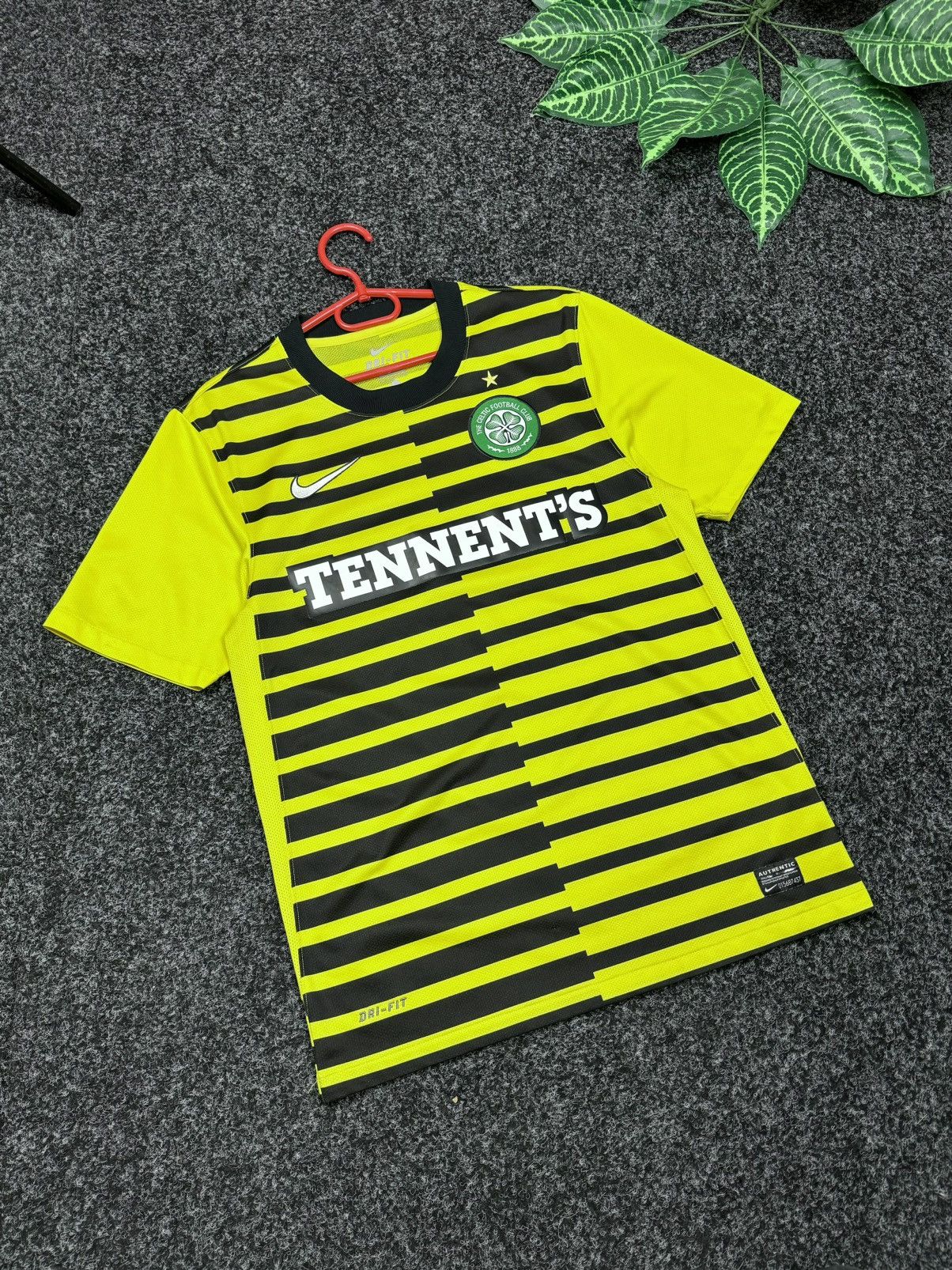 Nike × Vintage CELTIC Vintage NIKE Shirt 2011/12 Scottish FOOTBALL Size S Size US S / EU 44-46 / 1 - 18 Thumbnail