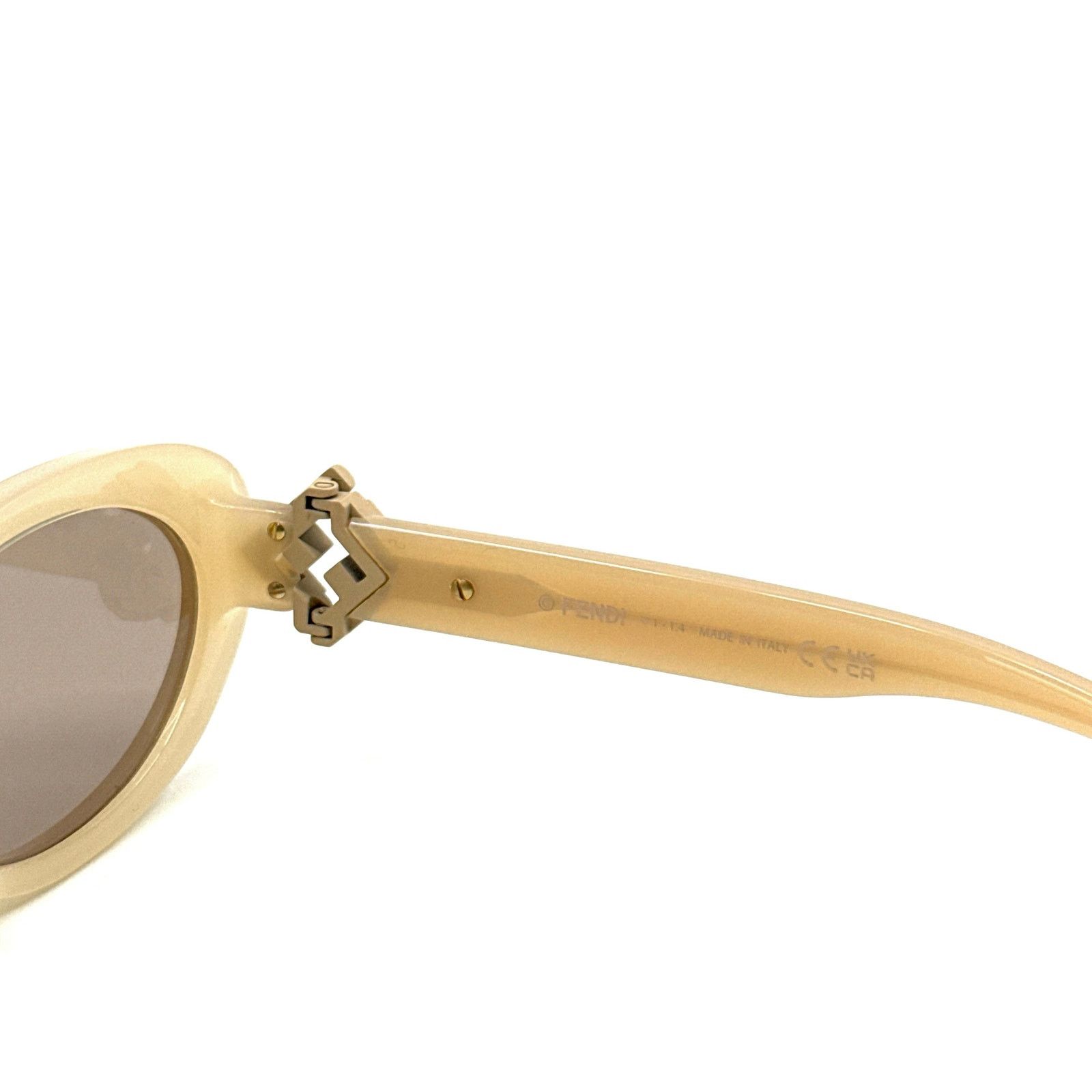Fendi New, FENDI Sunglasses FE40140U 57E Authentic Size ONE SIZE - 10 Thumbnail