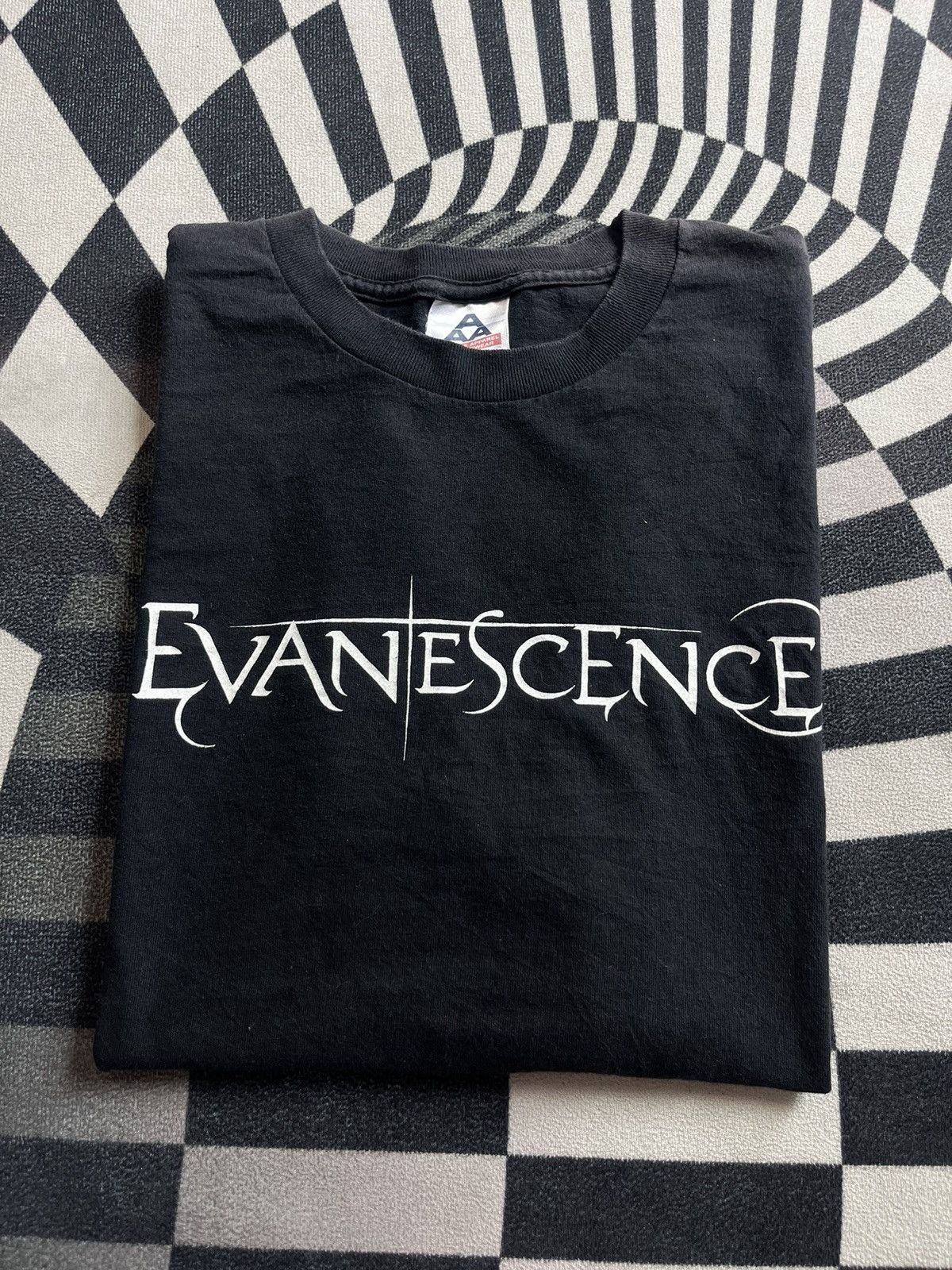 Band Tees Vintage EVANESCENCE Logo 2003’s (faded right arm) Band Size US L / EU 52-54 / 3 - 1 Thumbnail