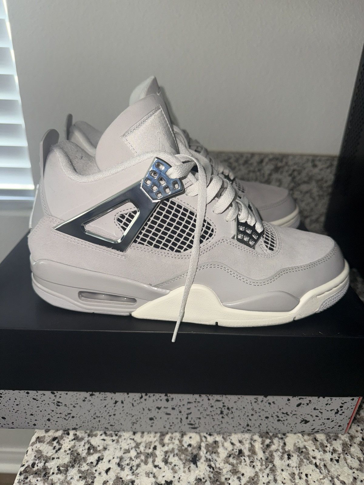 Jordan Brand Jordan 4 frozen moments Size US 8 / EU 41 - 2 Thumbnail