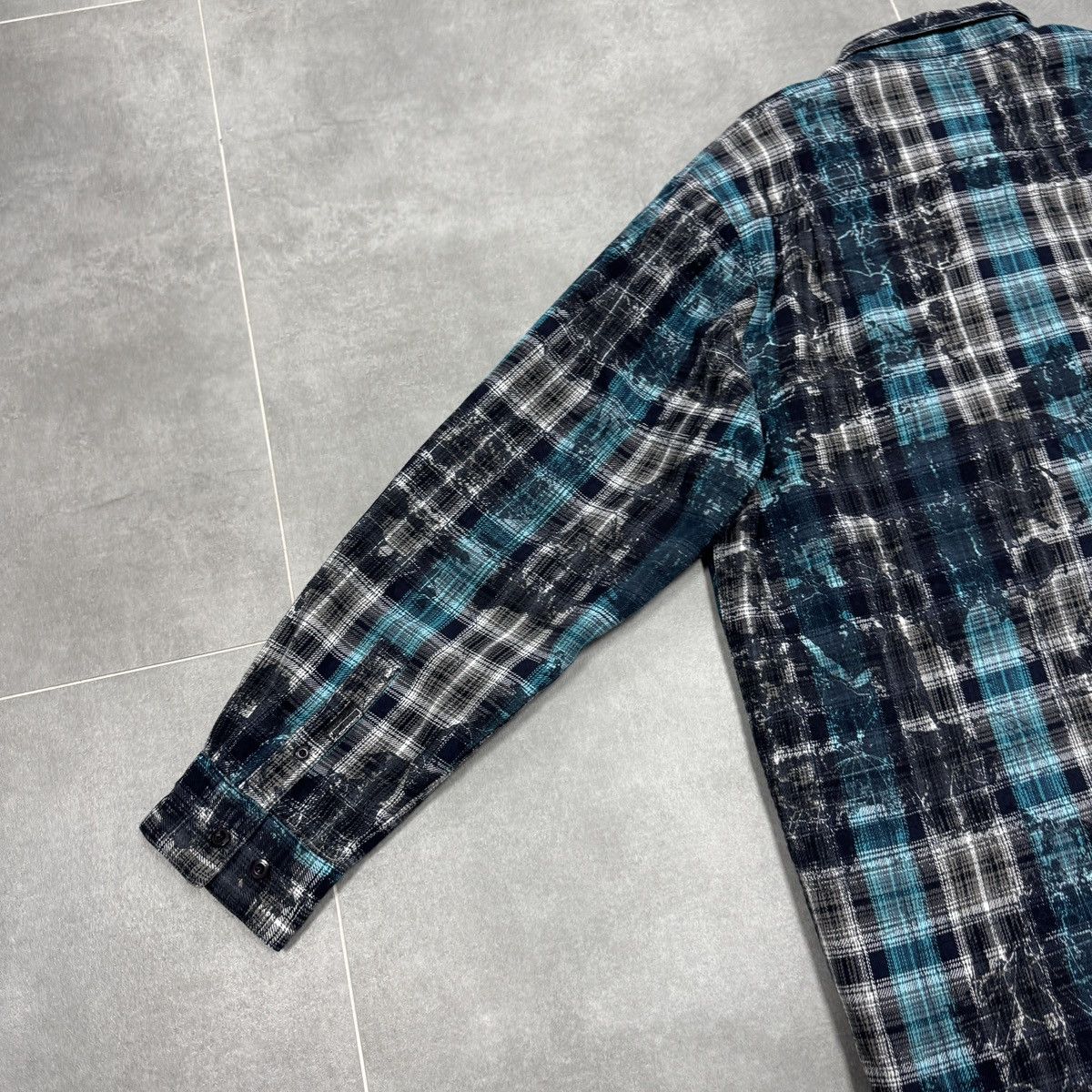 Oakley Oakley Insulated Button Overshirt Jacket Men Size L Size US L / EU 52-54 / 3 - 15 Thumbnail