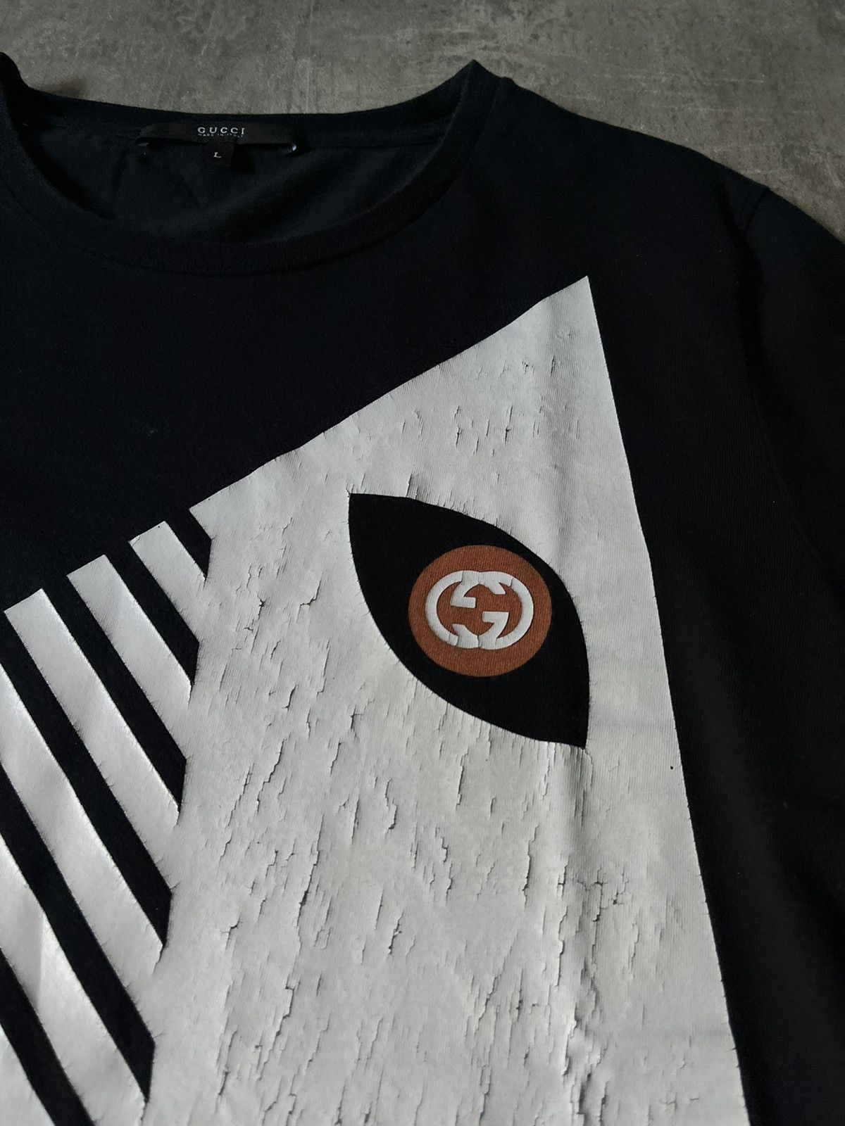 Gucci Vintage Gucci triangle black T-shirt rare Size US L / EU 52-54 / 3 - 3 Thumbnail
