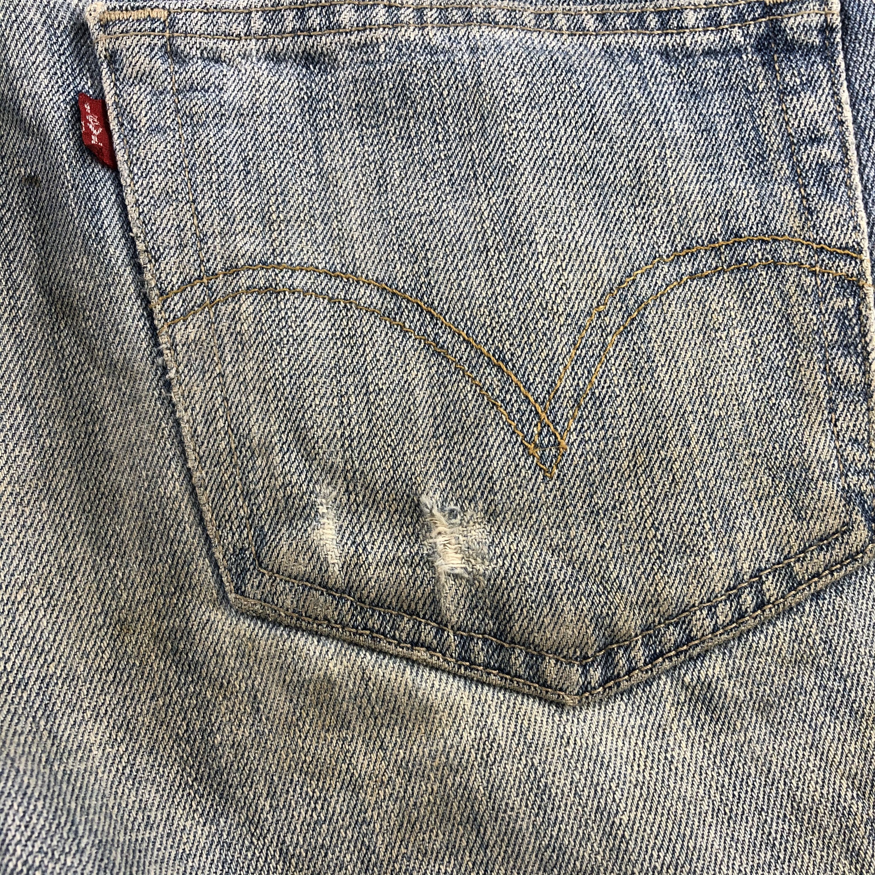 Levi's Vintage Light Wash Levis 501 Jeans-J1577 Size US 35 - 7 Thumbnail