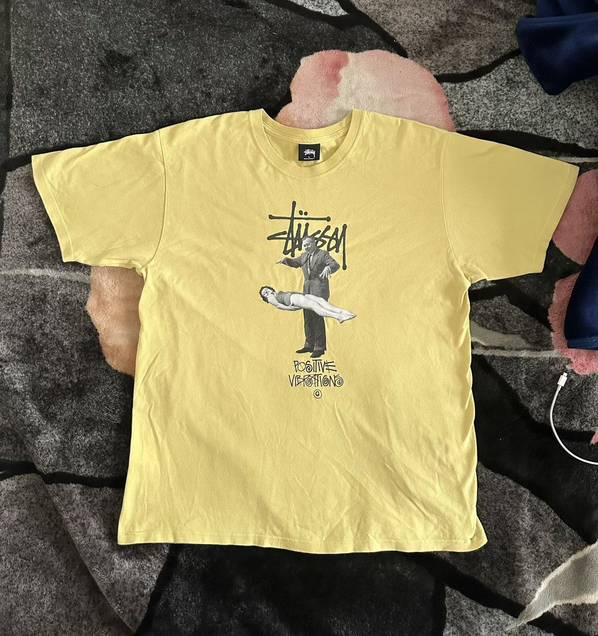 Stussy Stussy Vintage SS t-shirt L Yellow Increase the Peace