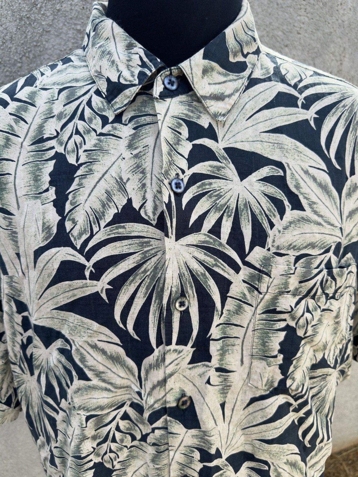 Tori Richard Tori Richard Black/White Full Button Hawaiian Print Men's XL Size US XL / EU 56 / 4 - 3 Thumbnail
