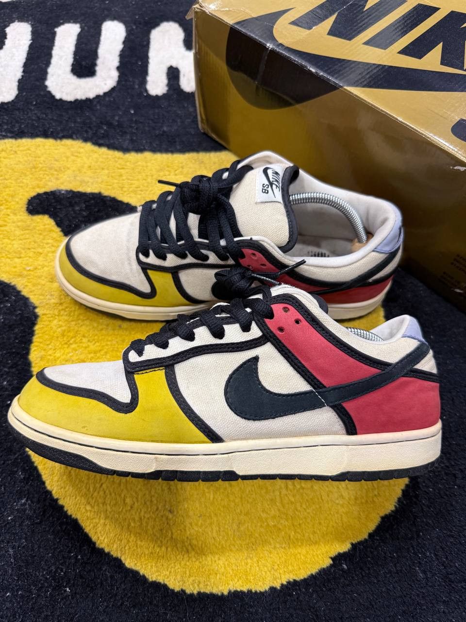 Nike Nike SB Dunk Low Piet Mondrian (2008) 304292-702 Size US 9.5 / EU 42-43 - 1 Thumbnail