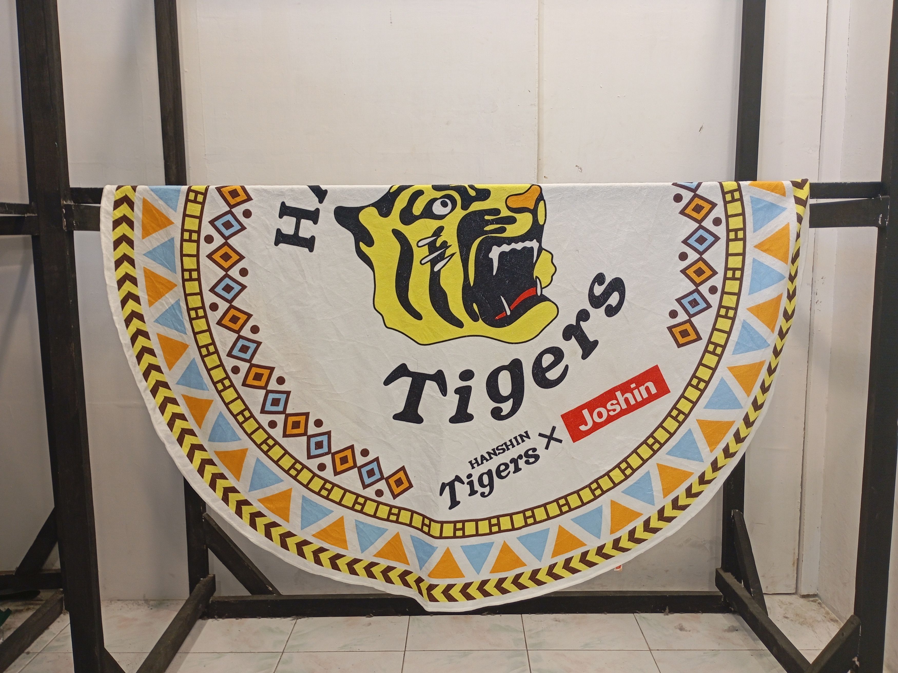 Japanese Brand Hanshin Tigers round tablecloth round beach towel home decor Size ONE SIZE - 2 Thumbnail