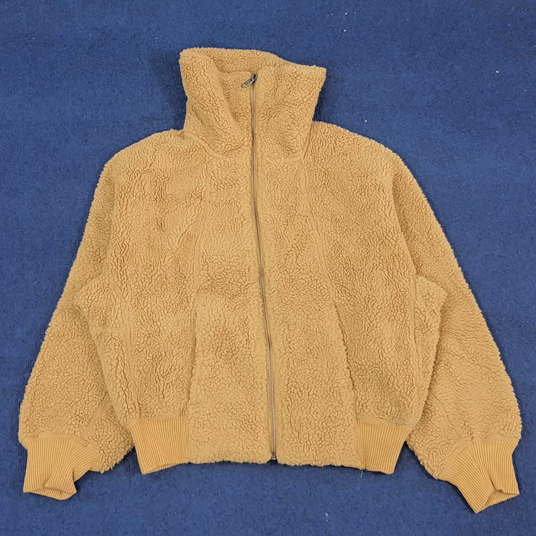Japanese Brand × Uniqlo × Vintage Vintage Uniqlo U Japanese Brand Custom Logo Fleece Jacket Size US L / EU 52-54 / 3 - 3 Thumbnail
