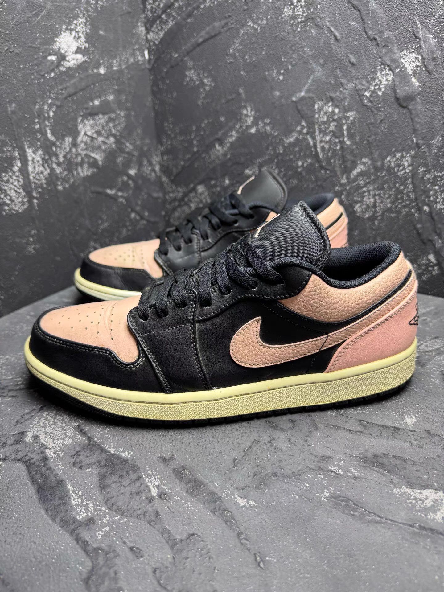 Nike Air Jordan 1 Low Black Pink Toe Q10 Size US 10 / EU 43 - 7 Thumbnail