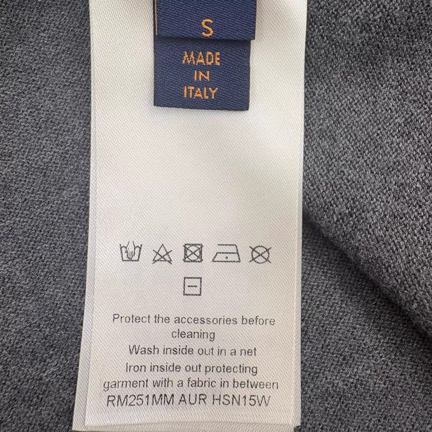 Louis Vuitton LV Dog Beaded Logo Knit Short Sleeve T S New Unused Italy Size US S / EU 44-46 / 1 - 7 Thumbnail