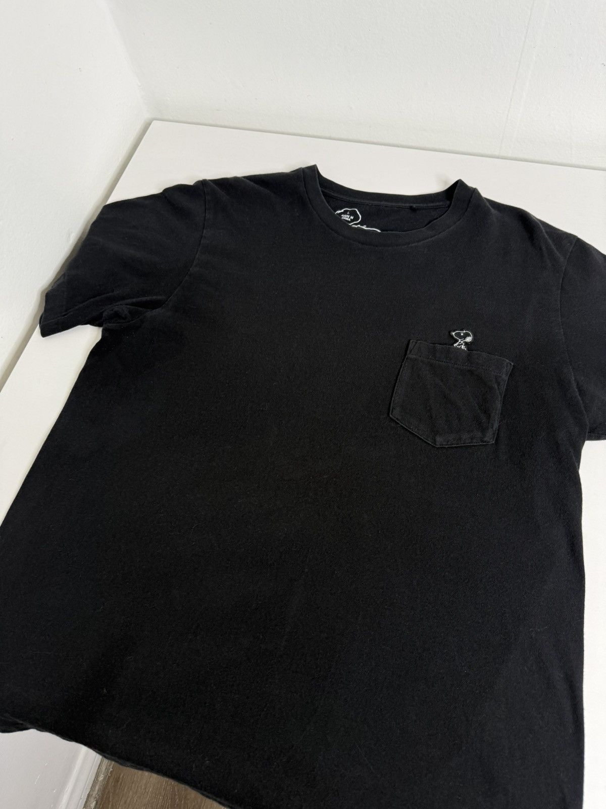 Kaws × Peanuts × Uniqlo KAWS x Peanuts Pocket Tee "Black" (L) *PREOWNED* Size US L / EU 52-54 / 3 - 2 Thumbnail