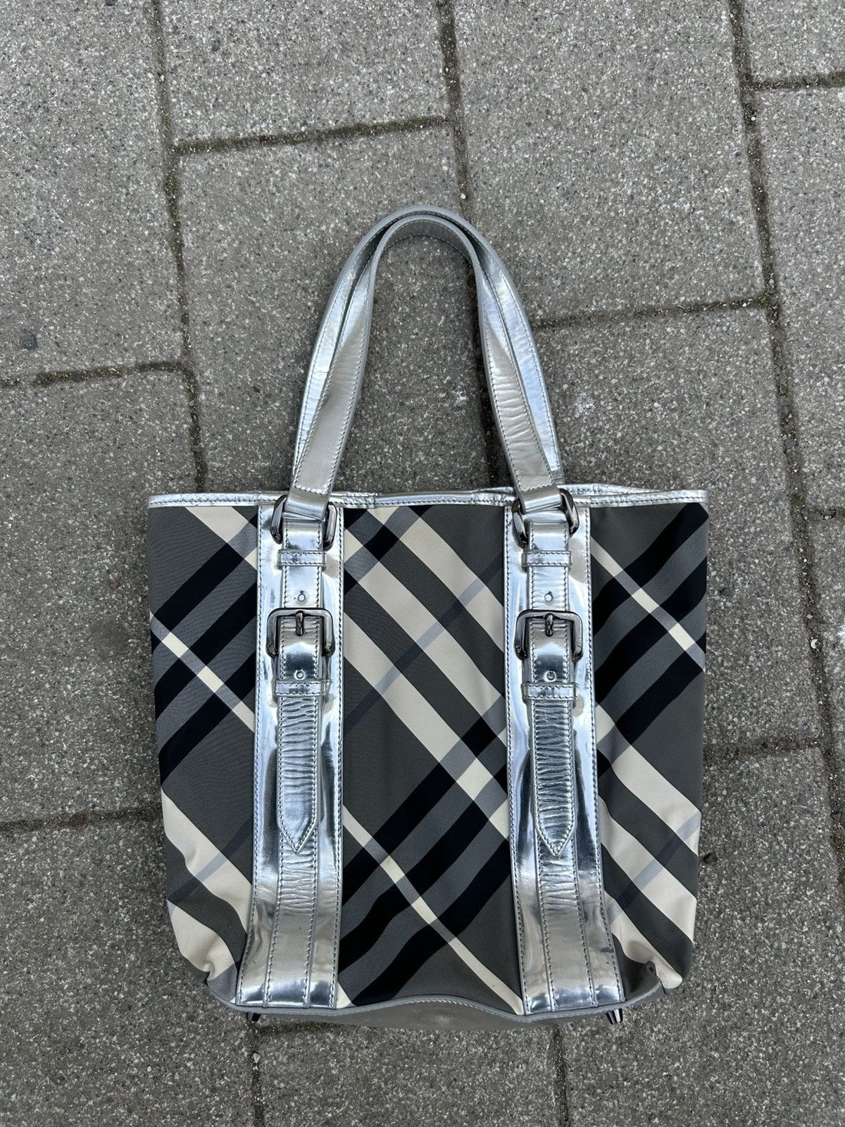 Burberry Burberry Pre-Owned Tote Bag Silver Beat Victoria Shoulder Size ONE SIZE - 15 Thumbnail