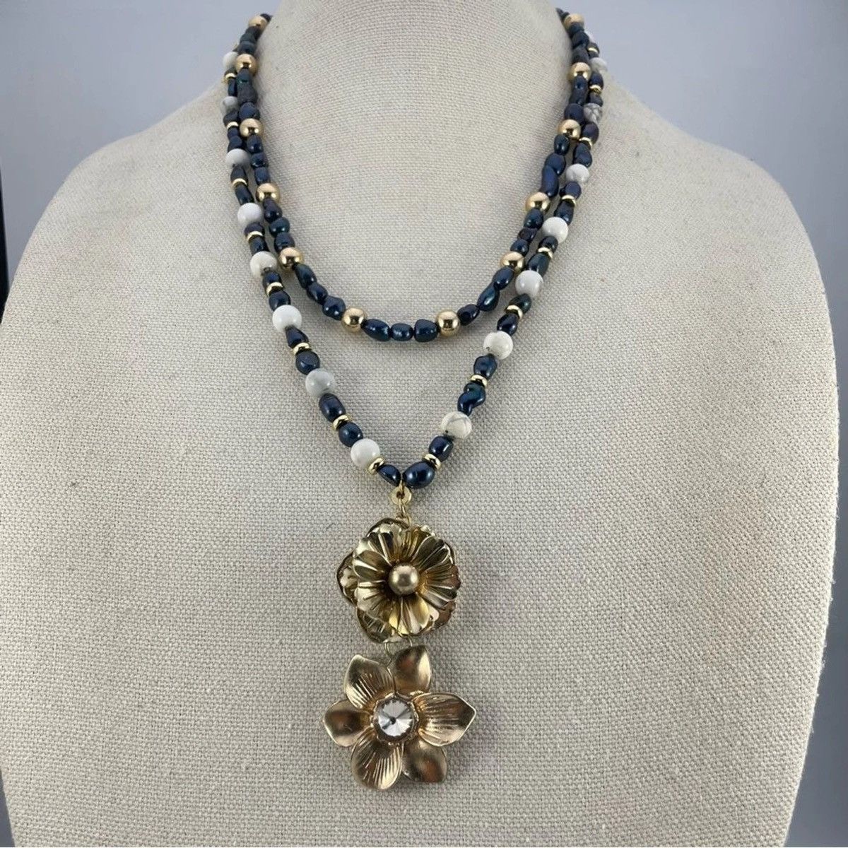 Other Handmade Crafted Pearl Stone Beaded Flower Pendant Layered Size ONE SIZE - 4 Thumbnail