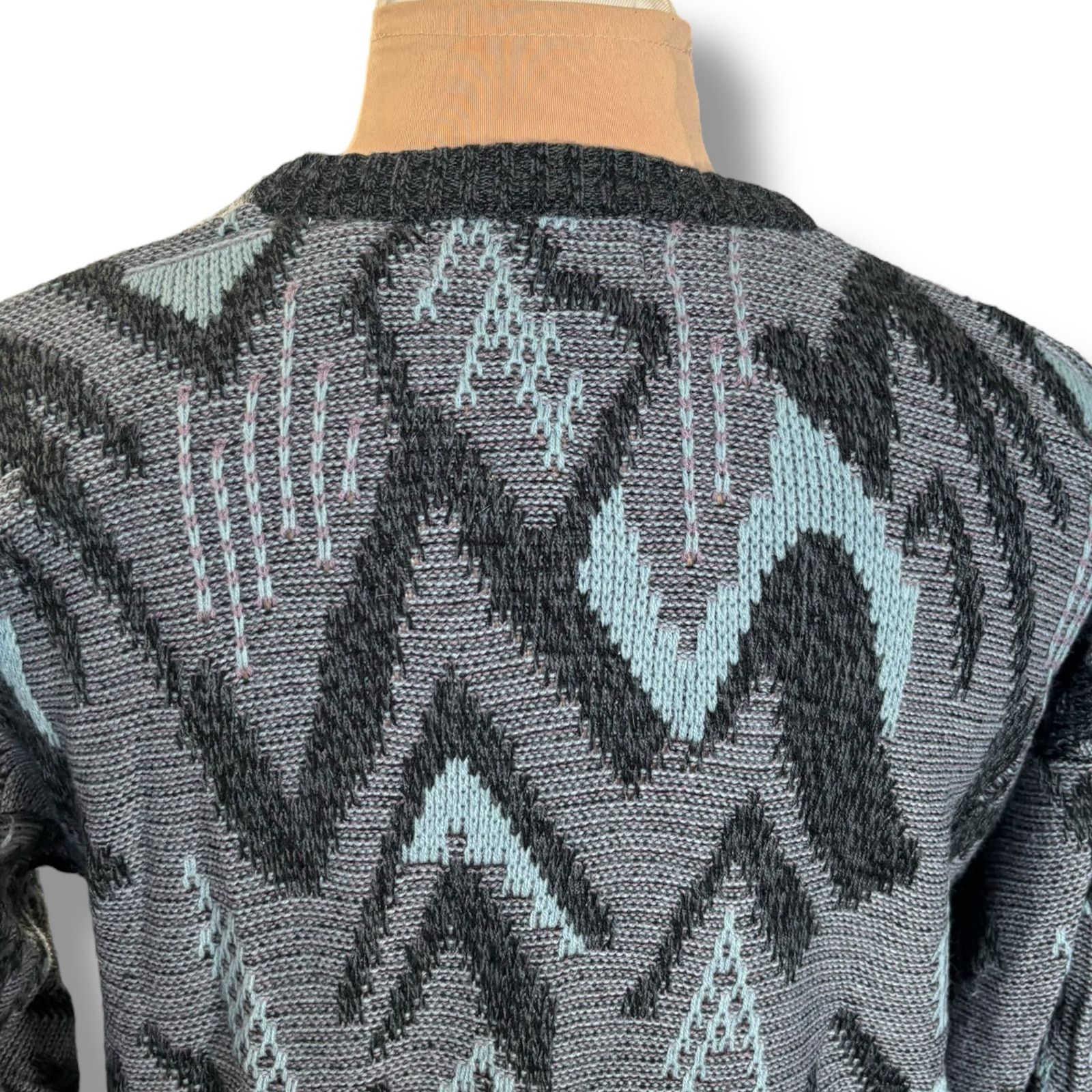 Vintage Vintage 90s Abstract Crewneck Pullover Knit Sweater Gray Size US L / EU 52-54 / 3 - 4 Thumbnail