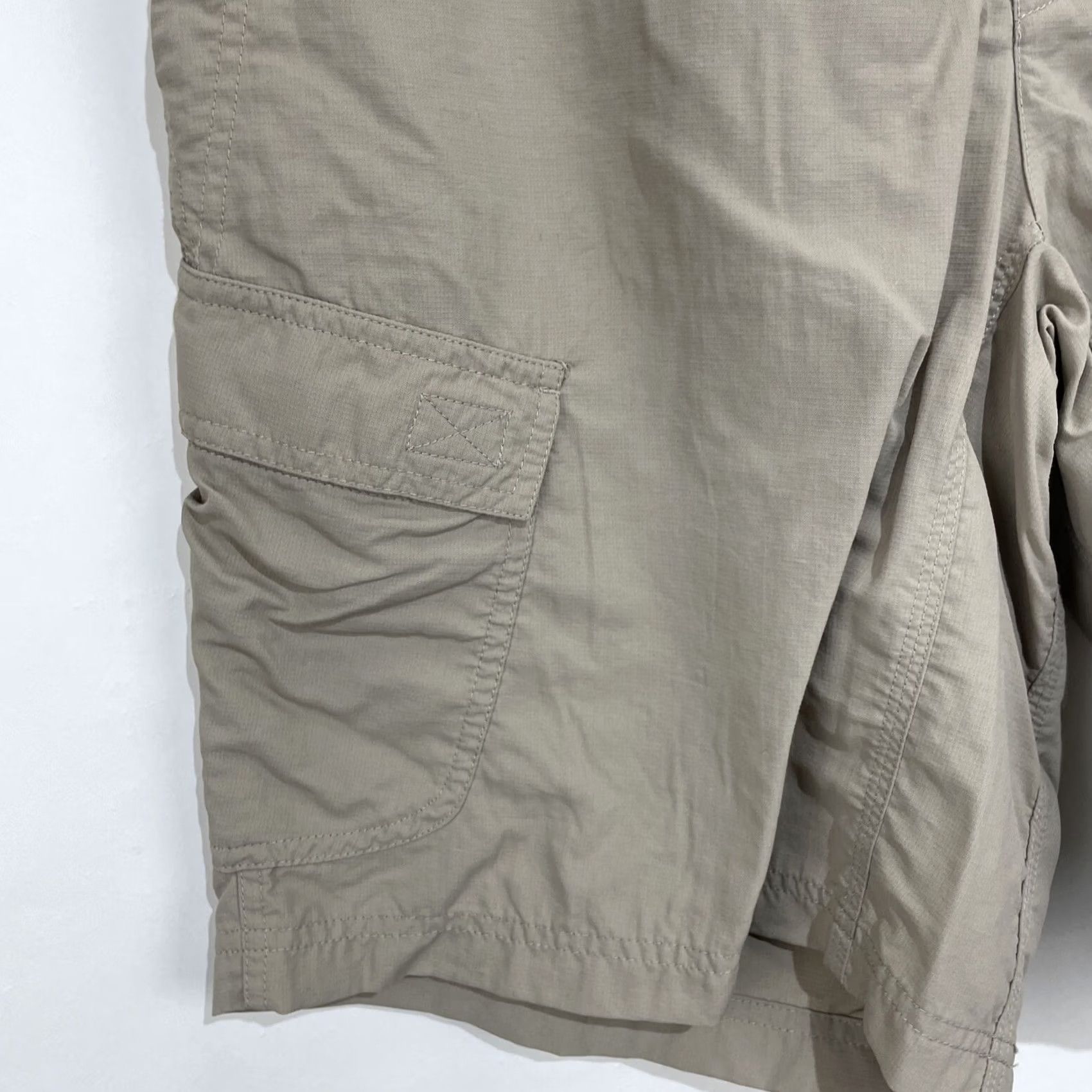 The North Face The North Face 36 Nylon Cargo Shorts Tan Outdoor Hiking Fishing Camping Men's Regular 10in Inseam Zip Pockets Breathable Solid Beige Size US 36 / EU 52 - 4 Thumbnail