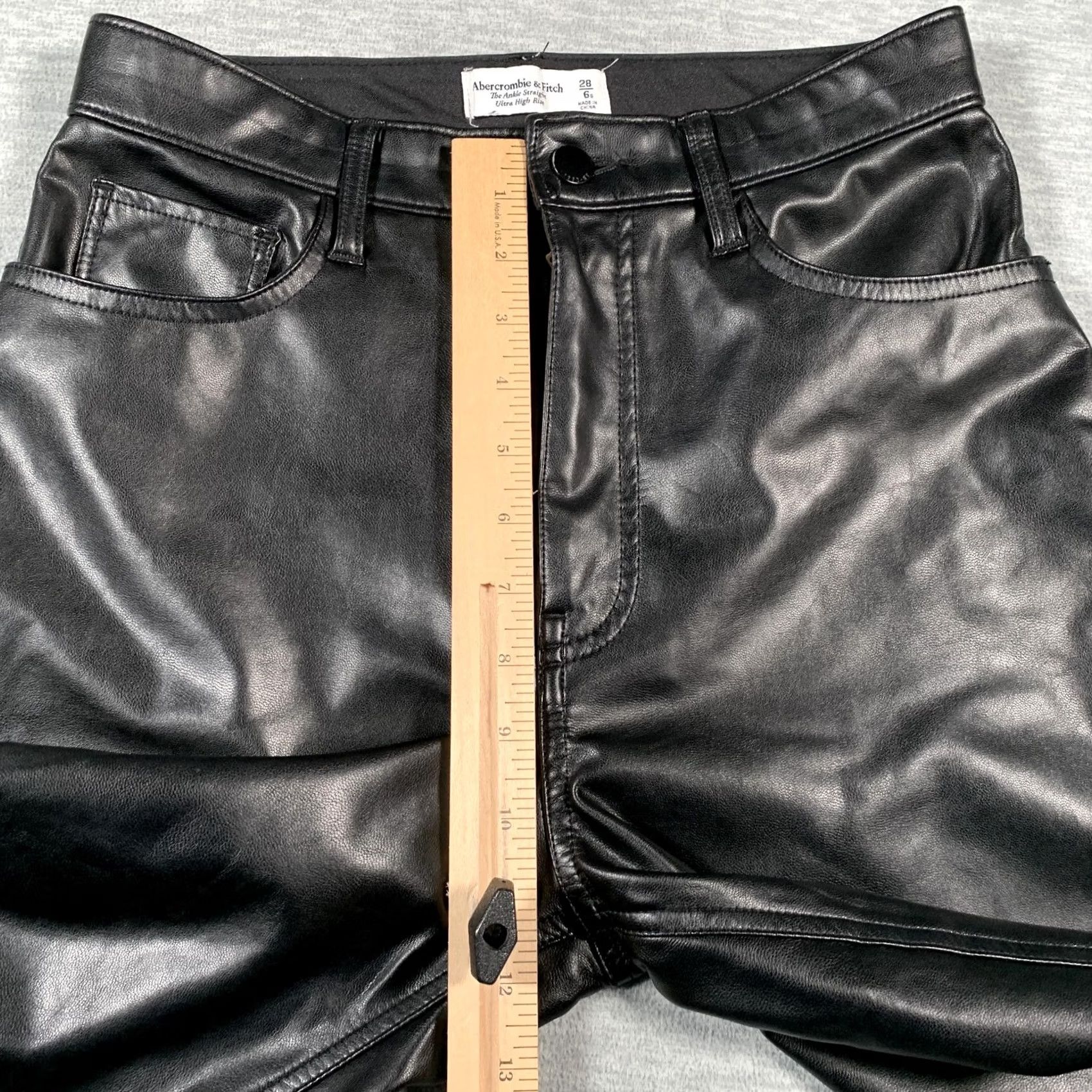Abercrombie & Fitch VINTAGE Abercrombie & Fitch Pants Womens 6 Short Black Faux Leather Straight High Rise AnkLe 28 Inseam 28 Mens? Size 28" / US 6 / IT 42 - 7 Thumbnail