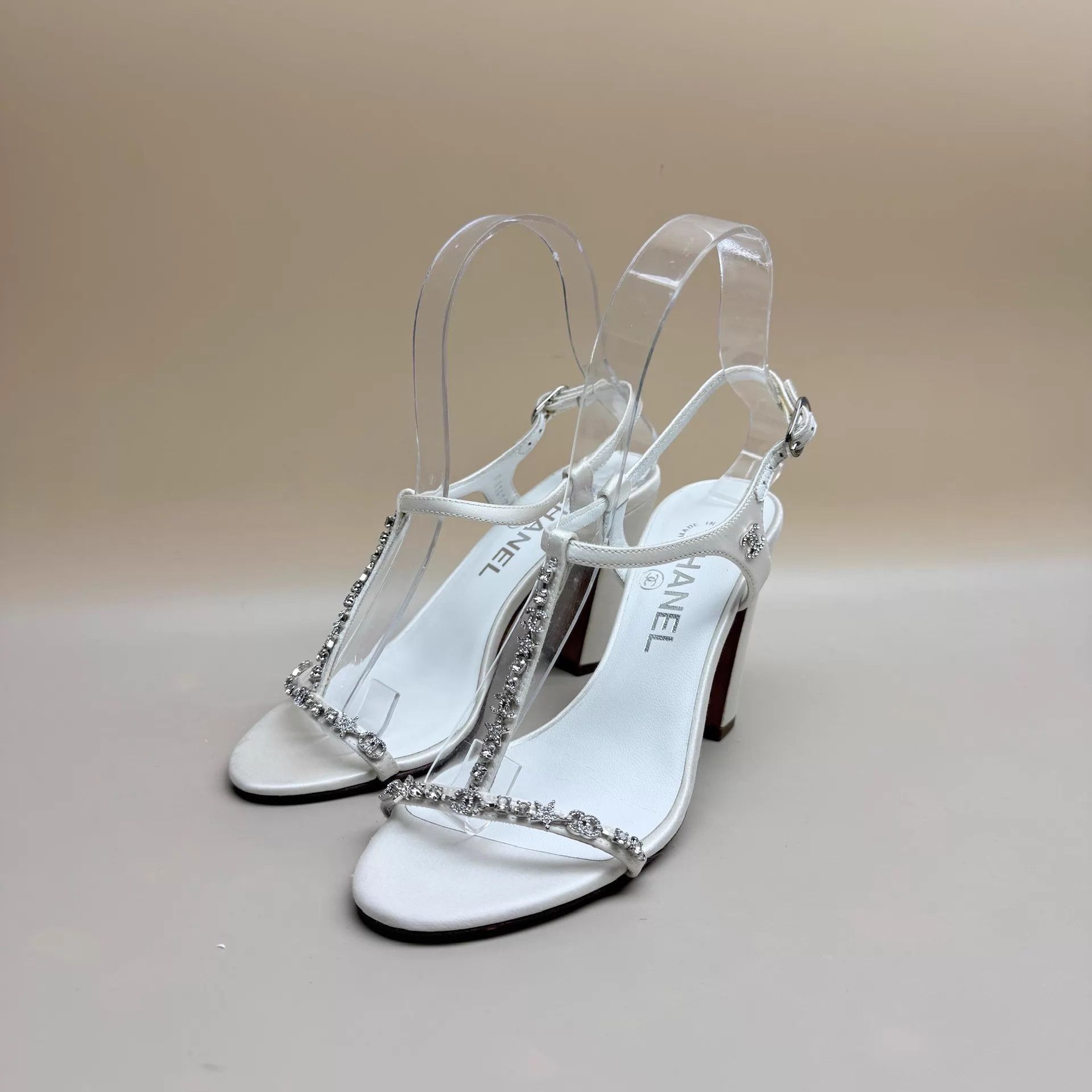 Chanel CHANEL White CC Chain High Heel Sandals 35 Size US 4.5 / IT 34.5 - 1 Thumbnail