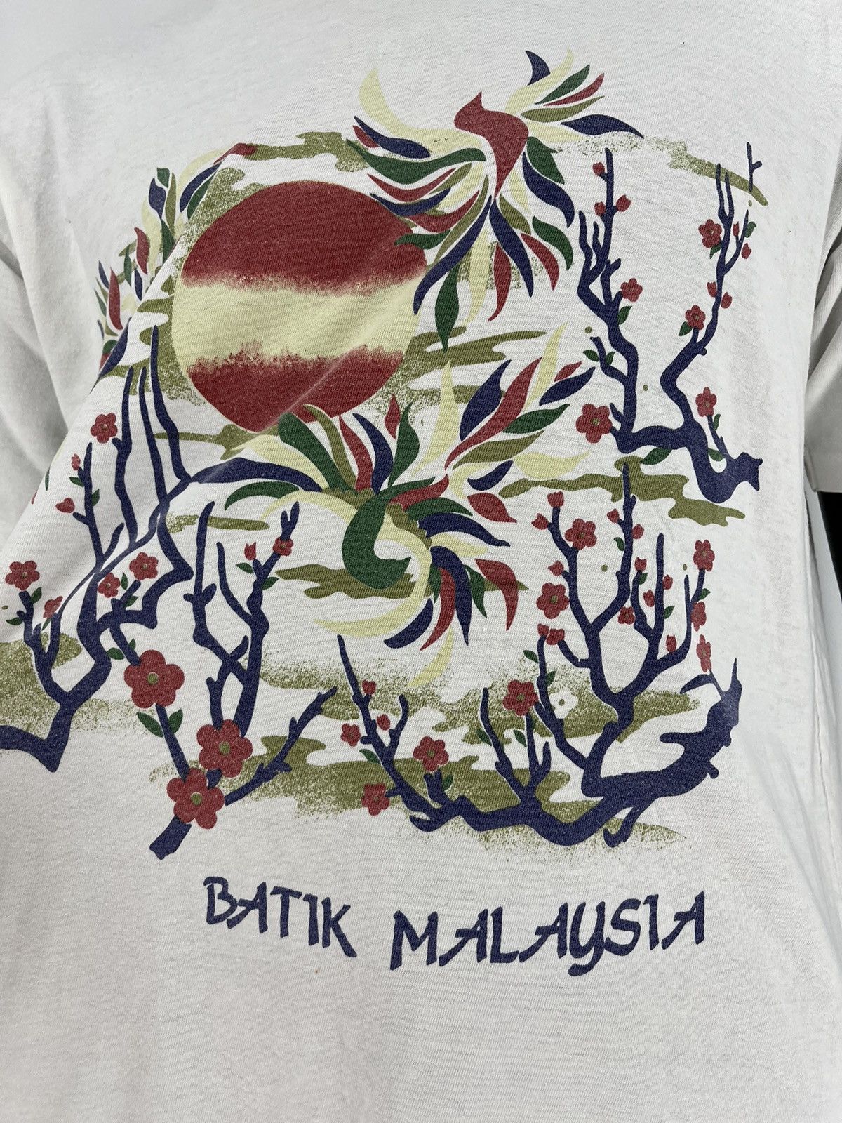 Vintage Batik Malaysia Artistic Scenic Malaysia 90s Travel Tee Size US M / EU 48-50 / 2 - 6 Thumbnail