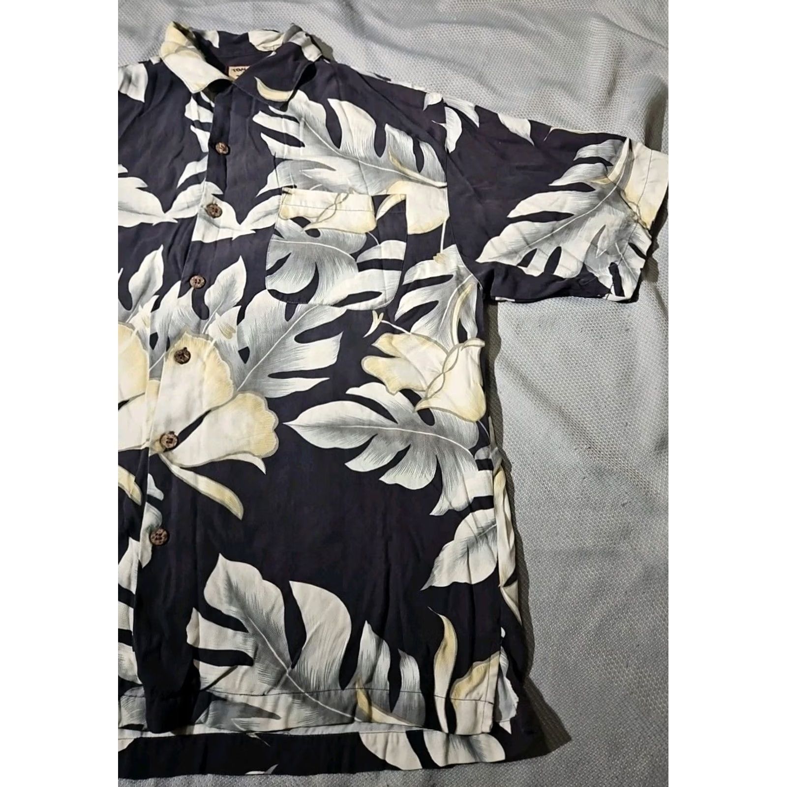 Tommy Bahama Tommy Bahama Shirt Men M Black Beige Floral Palm Hawaiian Camp 100% Silk Shirt Beach Hawaiian Aloha Vacation Resort Mens Silk Shirt Size US M / EU 48-50 / 2 - 5 Thumbnail