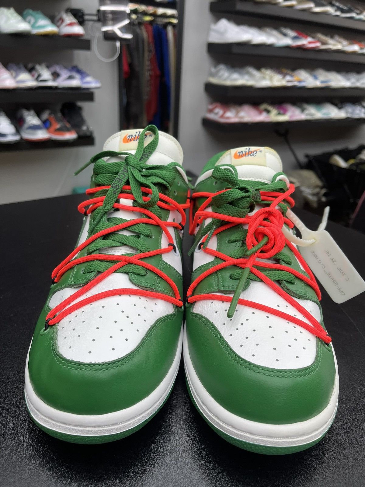 Nike × Off-White Size 11 - Nike Dunk Low Off White Pine Green Size US 11 / EU 44 - 2 Thumbnail