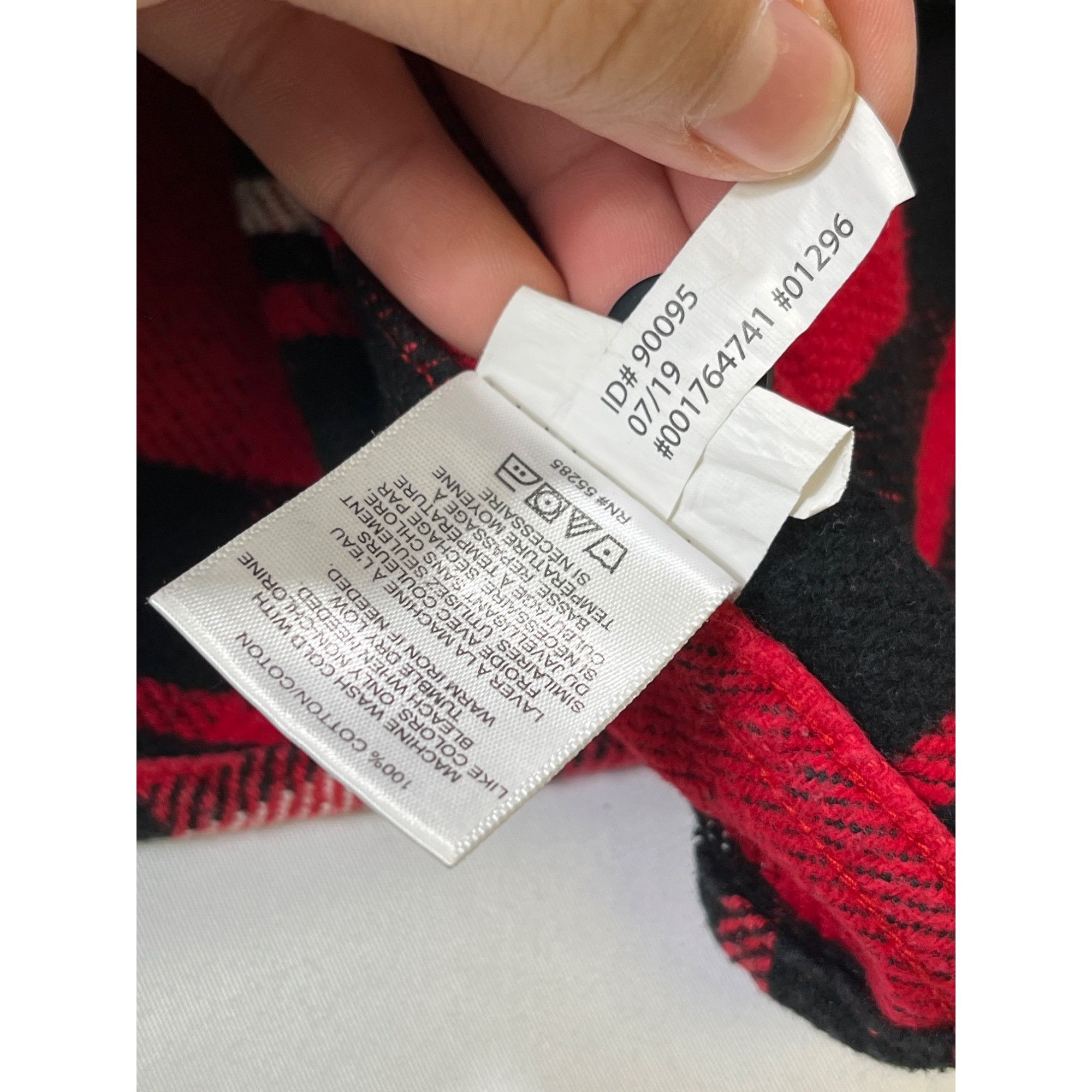 Express Express SKU 7653 Mens Red and Black Plaid Flannel Button Up Size US XL / EU 56 / 4 - 11 Thumbnail