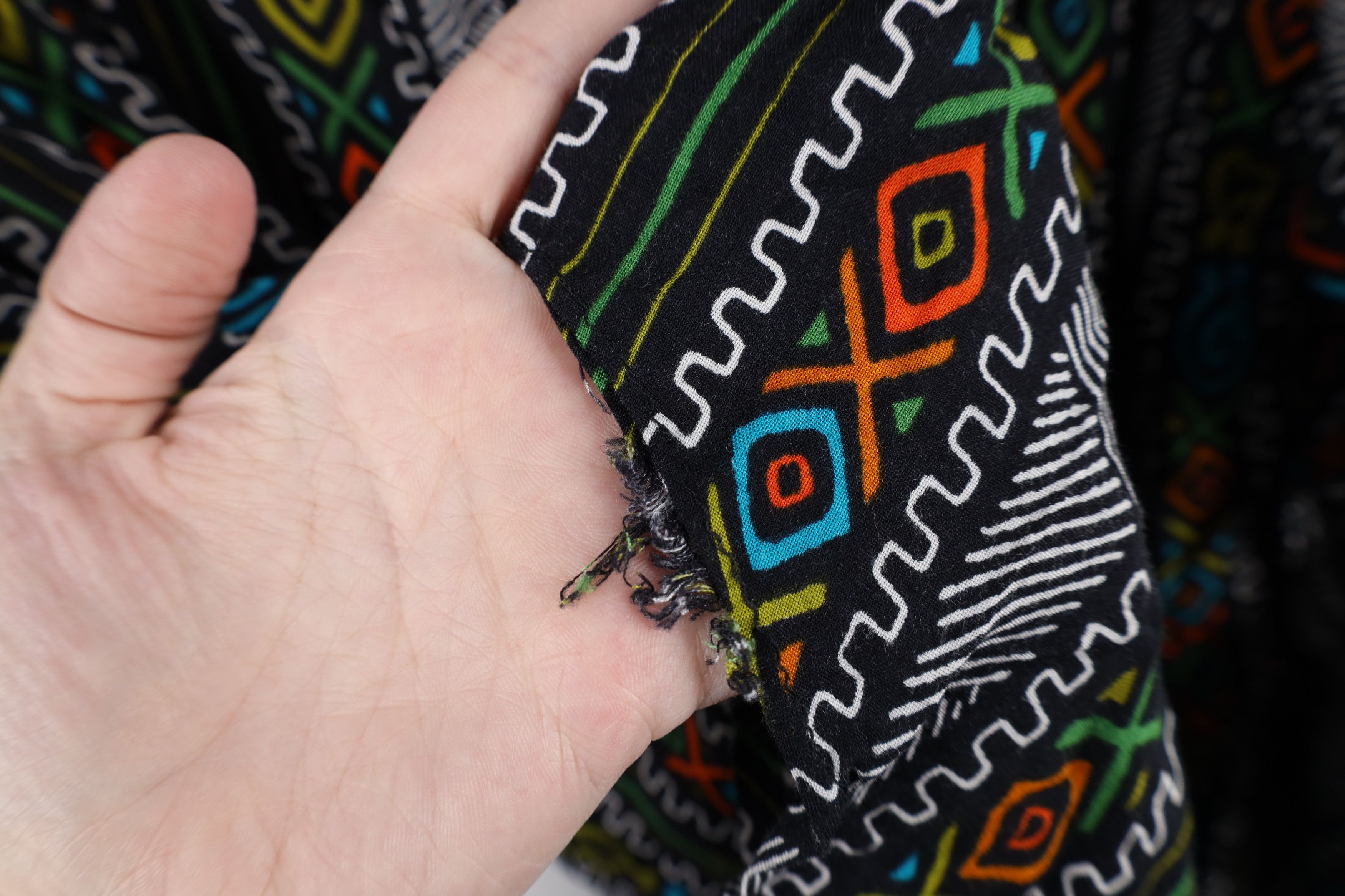 Vintage Vintage 90s Streetwear Geometric Knit Collared Button Shirt Size US S / EU 44-46 / 1 - 11 Thumbnail
