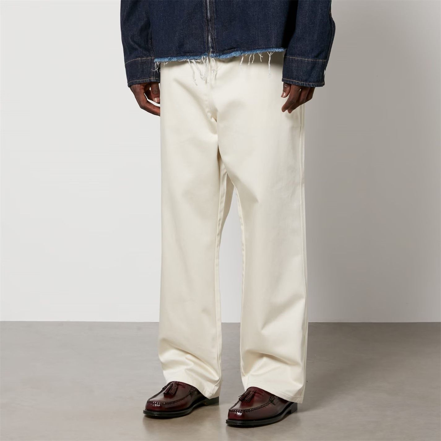 Amiri o1g2r1mq0326 Alex Fit Trousers in Off White Size US 32 / EU 48 - 1 Preview