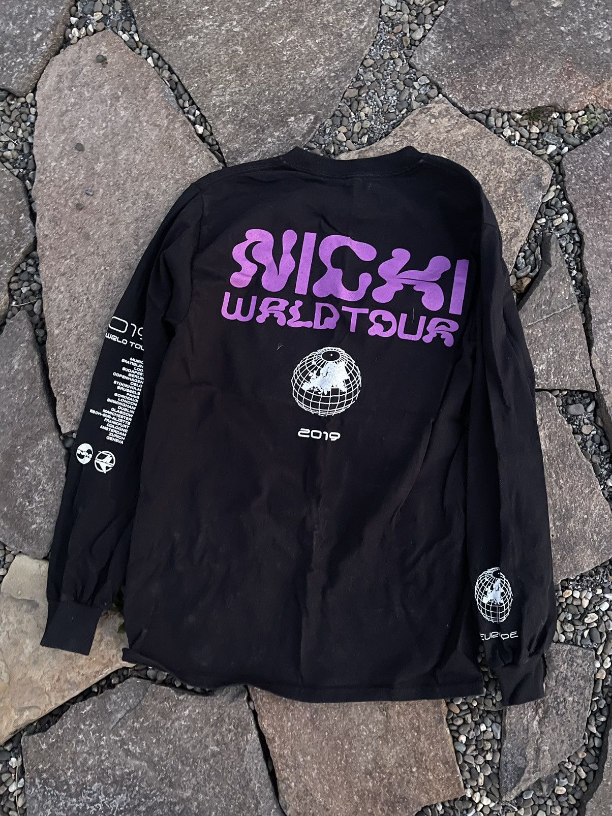 Band Tees 2019 Nicki Minaj world tour Bitch is King Kong long sleeve Size US S / EU 44-46 / 1 - 8 Thumbnail