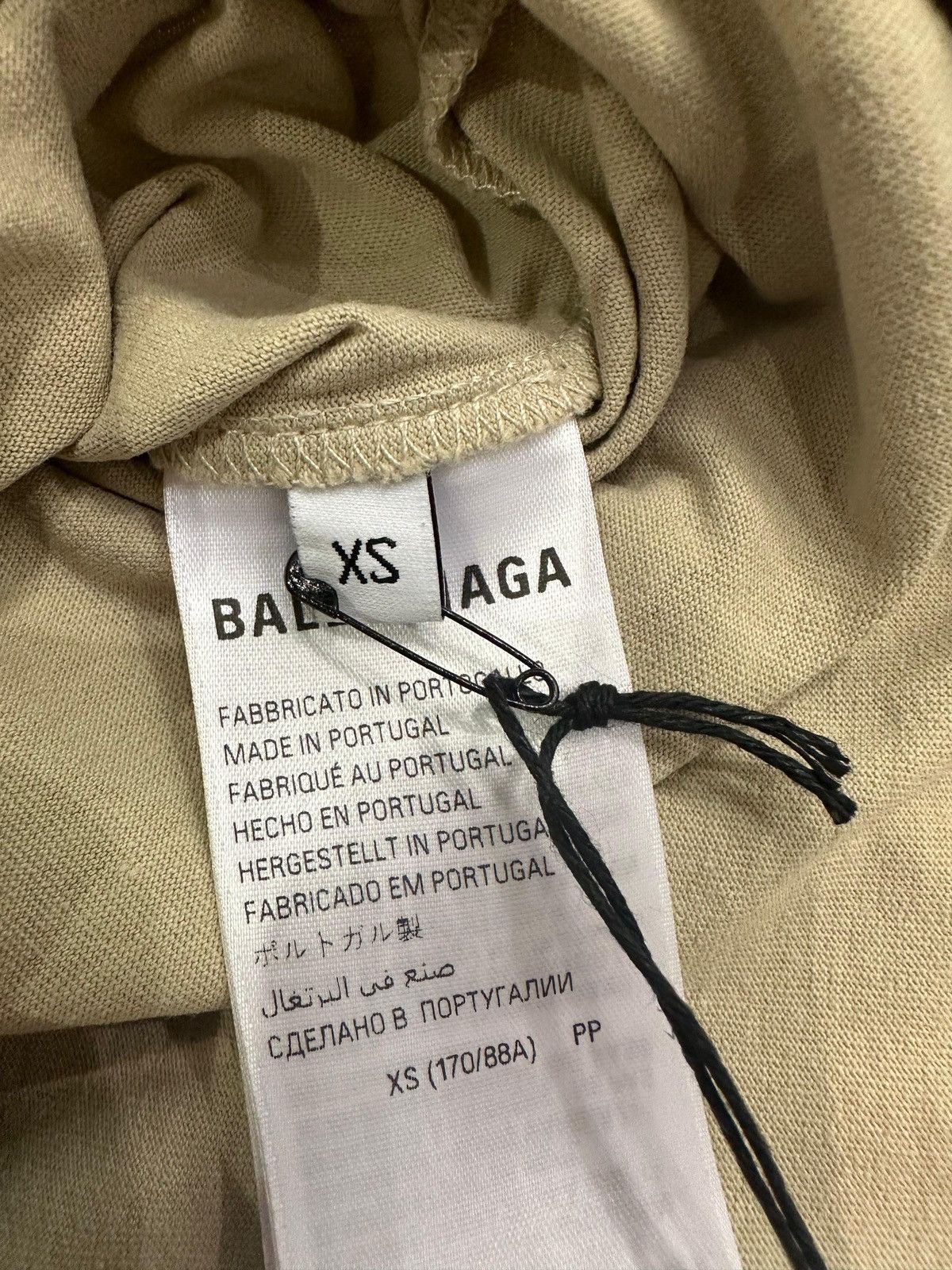 Balenciaga BALENCIAGA - New Tape Type T-shirt Medium Fit Beige Size US S / EU 44-46 / 1 - 3 Thumbnail