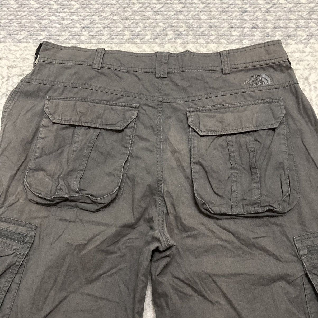 The North Face Faded & Distressed The North Face Tactical Cargo Shorts Size US 32 / EU 48 - 7 Thumbnail