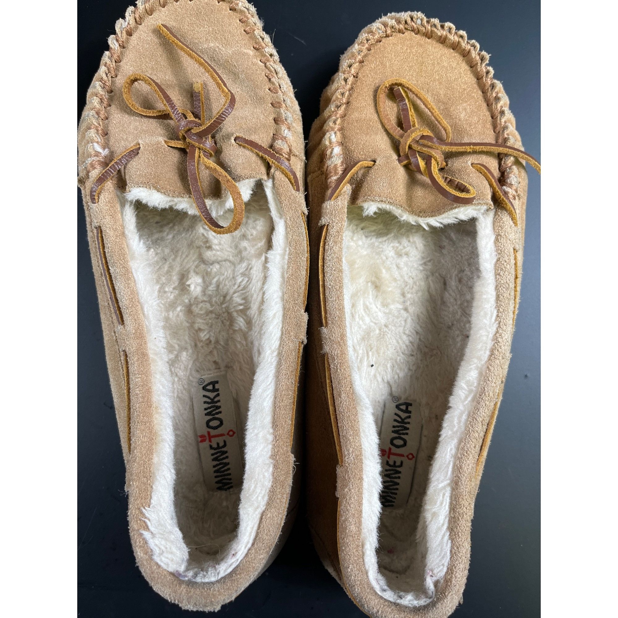 Minnetonka Minnetonka SKU 7672 Womens Moccasins Sheepskin Lined Slip On Size US 10 / IT 40 - 6 Thumbnail