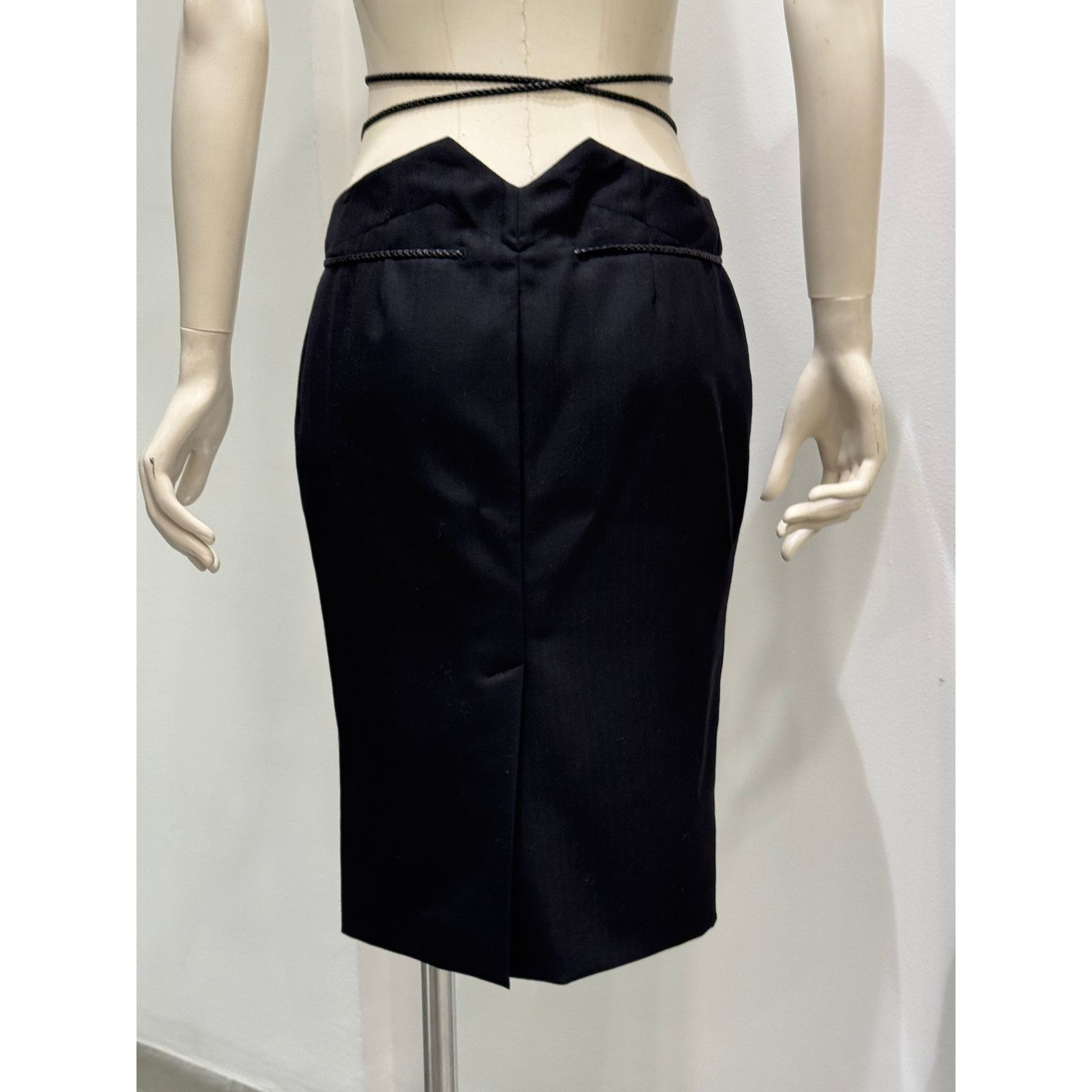 Gucci A/W2002 Gucci by Tom Ford blazer and skirt set leather cord Size 28" / US 6 / IT 42 - 11 Thumbnail