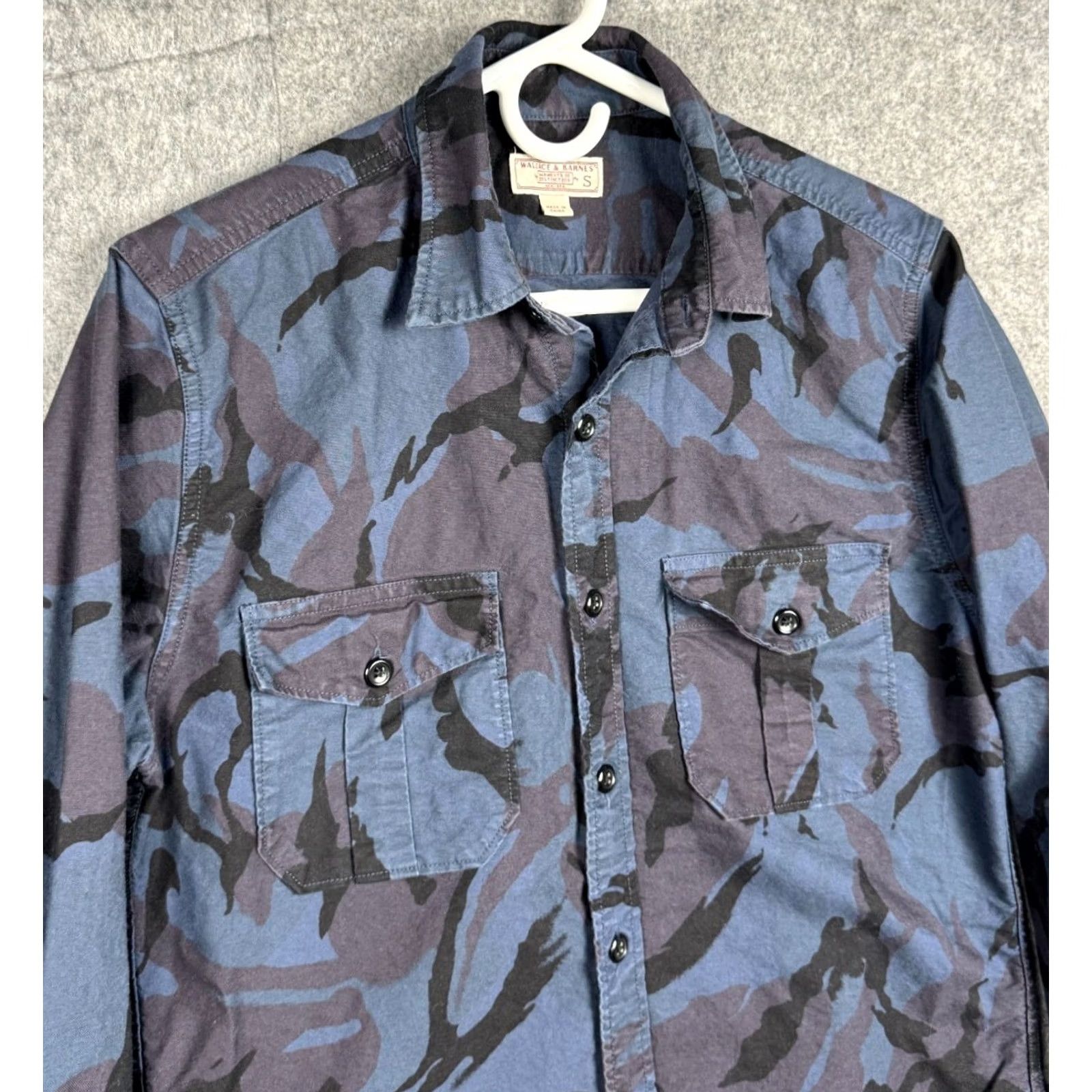 Wallace & Barnes Wallace & Barnes Shirt Men's Small Blue Camo Long Sleeve Button-Up Cotton Shirt Size US S / EU 44-46 / 1 - 3 Thumbnail