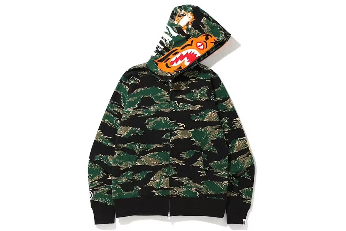 image of Bape Tiger Camo Tiger Full Zip Hoodie in Green, Men's (Size XL)