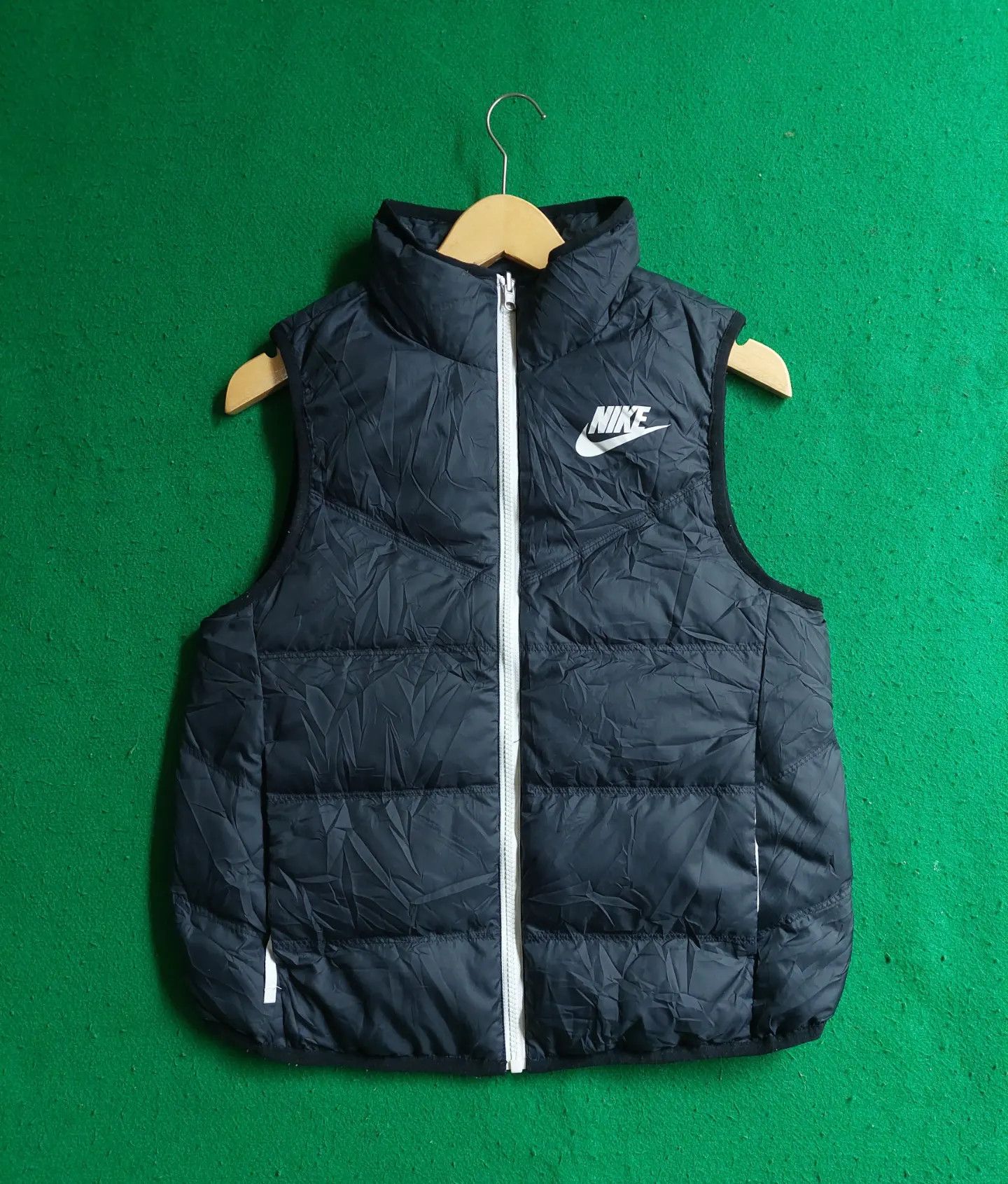 Nike reversible puffer vest