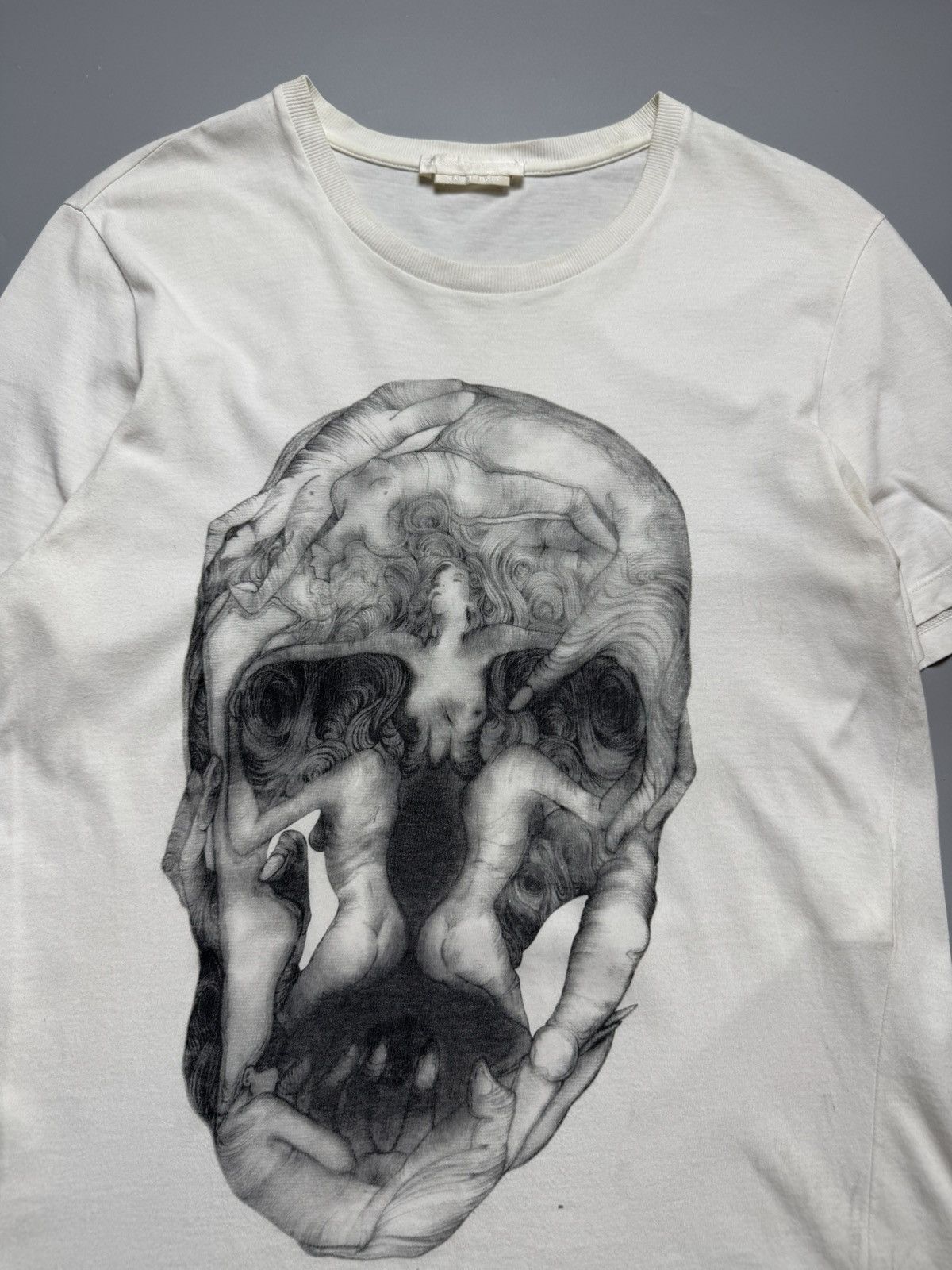 Alexander McQueen Vintage Alexander McQueen Nude Woman Skull Tee Size S / US 4 / IT 40 - 2 Thumbnail