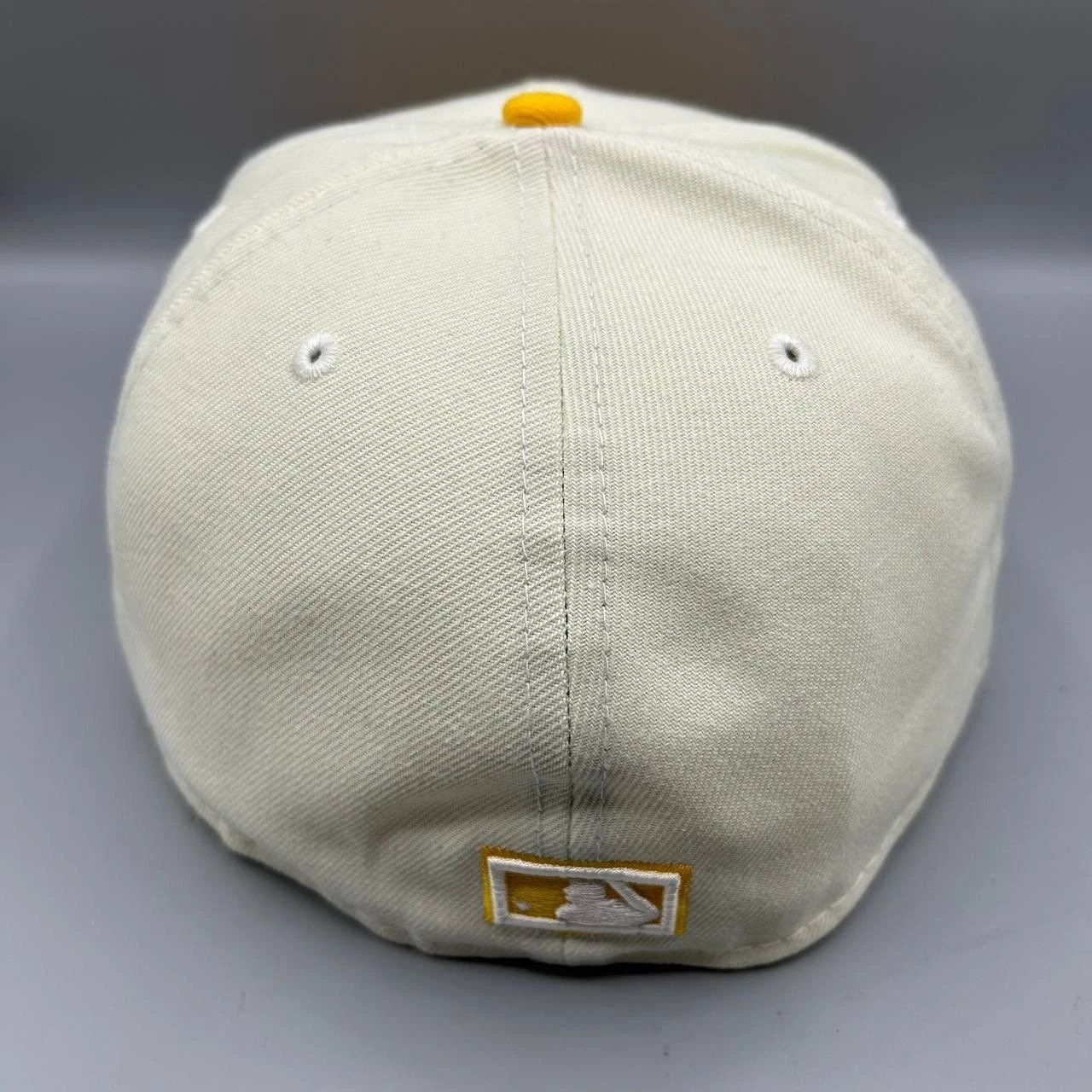 New Era San Diego Padres Hat Men 7 3/8 White Yellow MLB Fitted Cap Size ONE SIZE - 4 Thumbnail