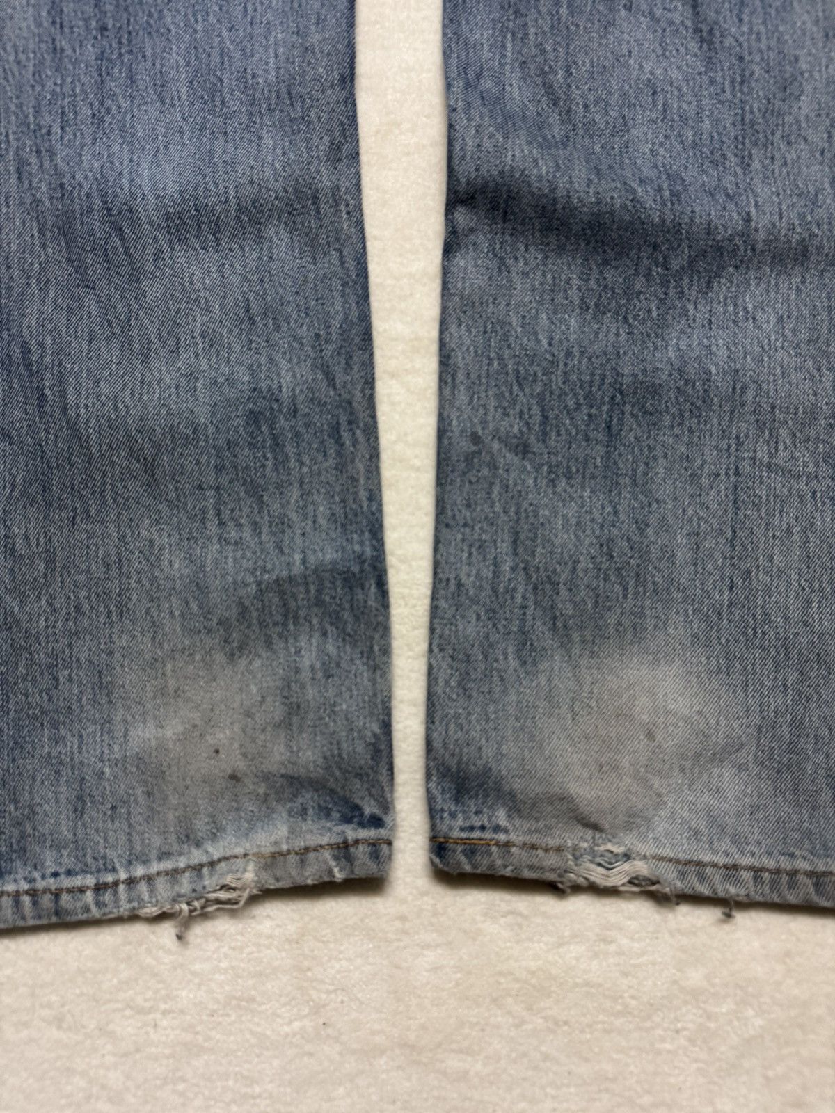 Levi's VINTAGE 2000s LEVI’S PATCHWORK THRASHED BLUE JEANS Size US 35 - 12 Thumbnail