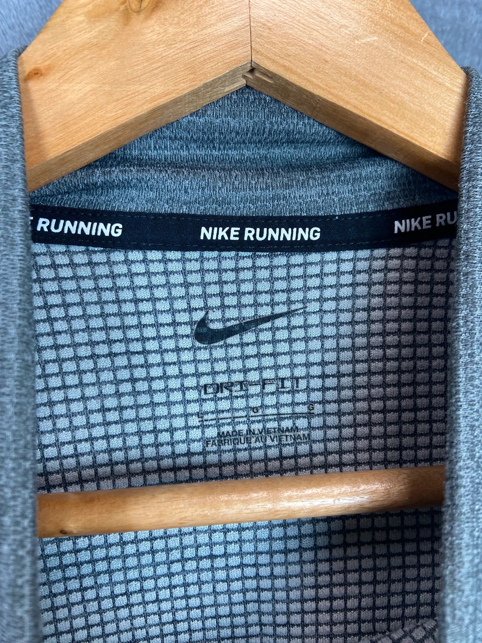 Nike Nike Dri-Fit Grey Quarter-Zip Longsleeve M | Athletic T Size US M / EU 48-50 / 2 - 3 Thumbnail